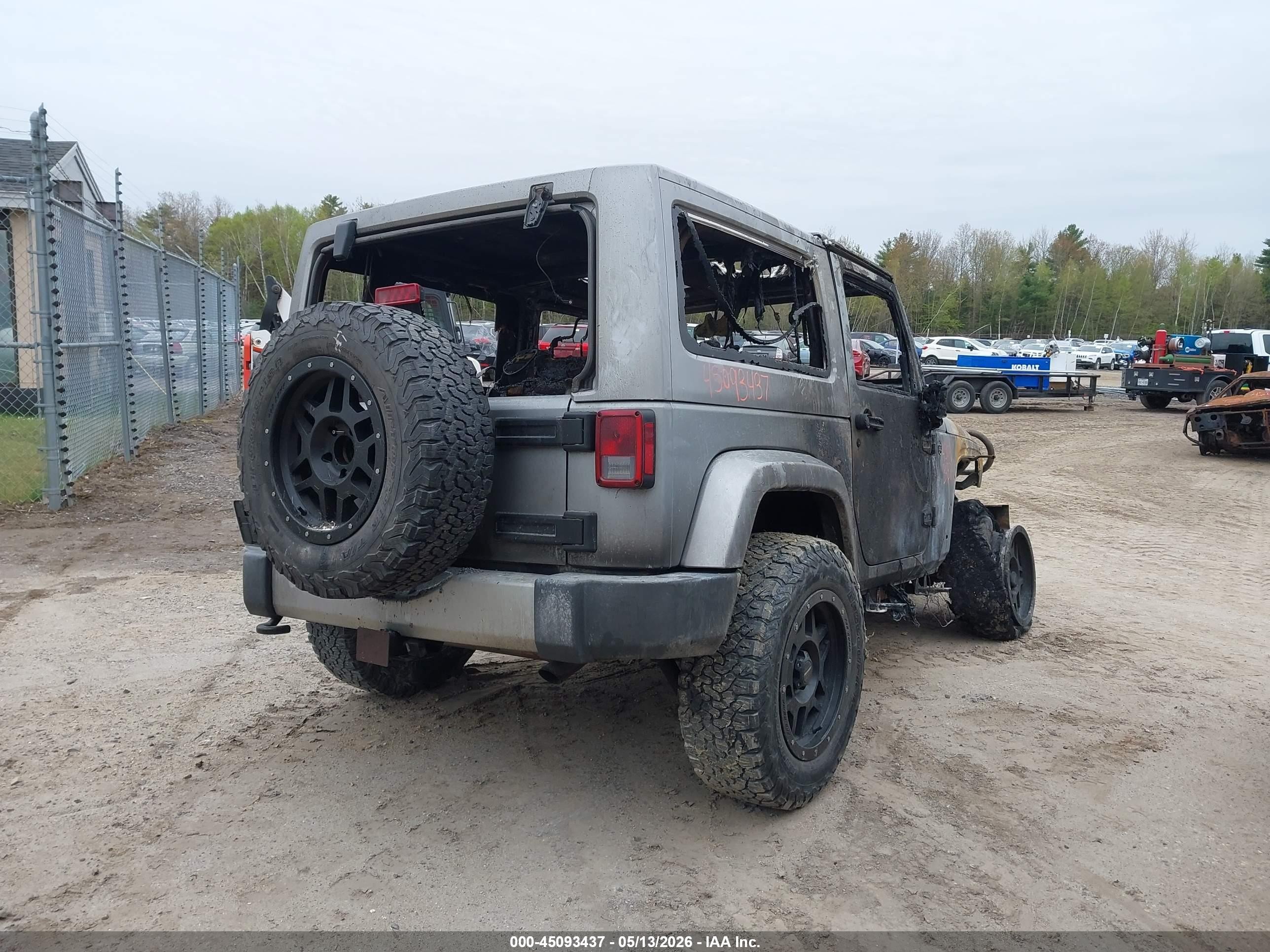 2015 Jeep Wrangler Sahara Gray vin: 1C4GJWBGXFL528015
