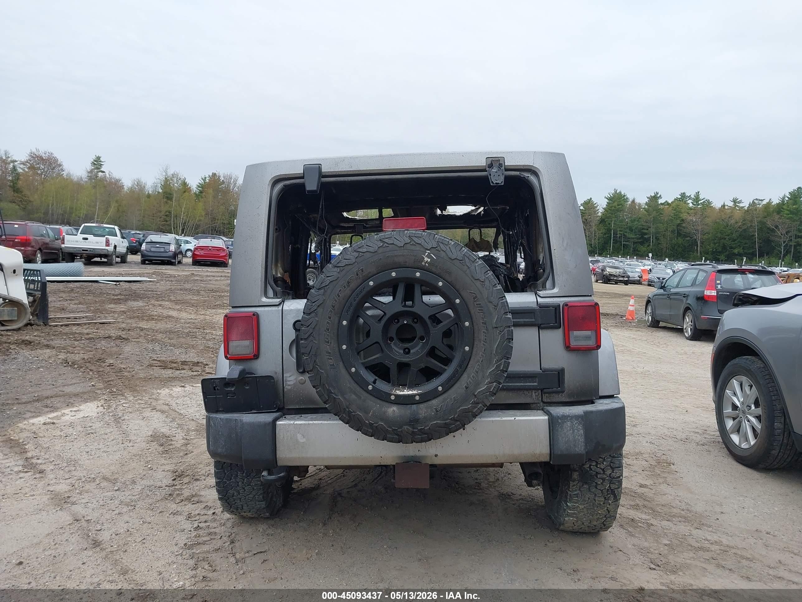 2015 Jeep Wrangler Sahara Gray vin: 1C4GJWBGXFL528015