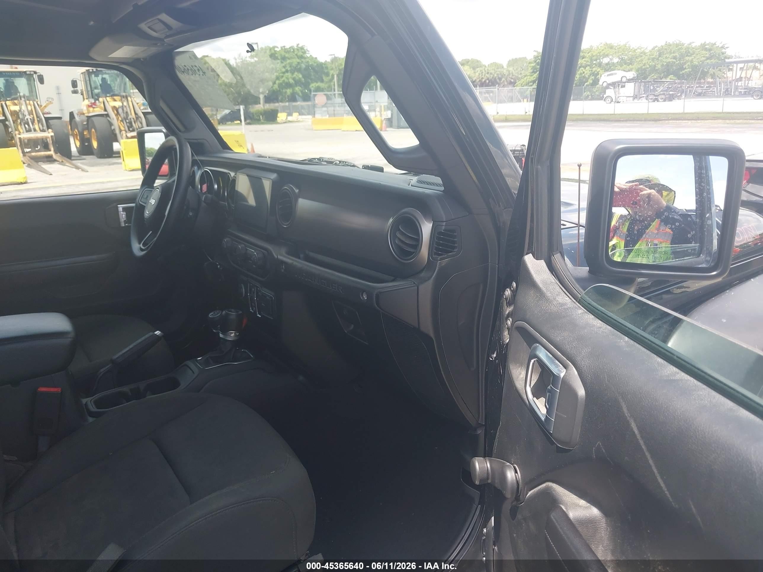 2020 Jeep Wrangler Sport 4x4 Черный vin: 1C4GJXAGXLW162624