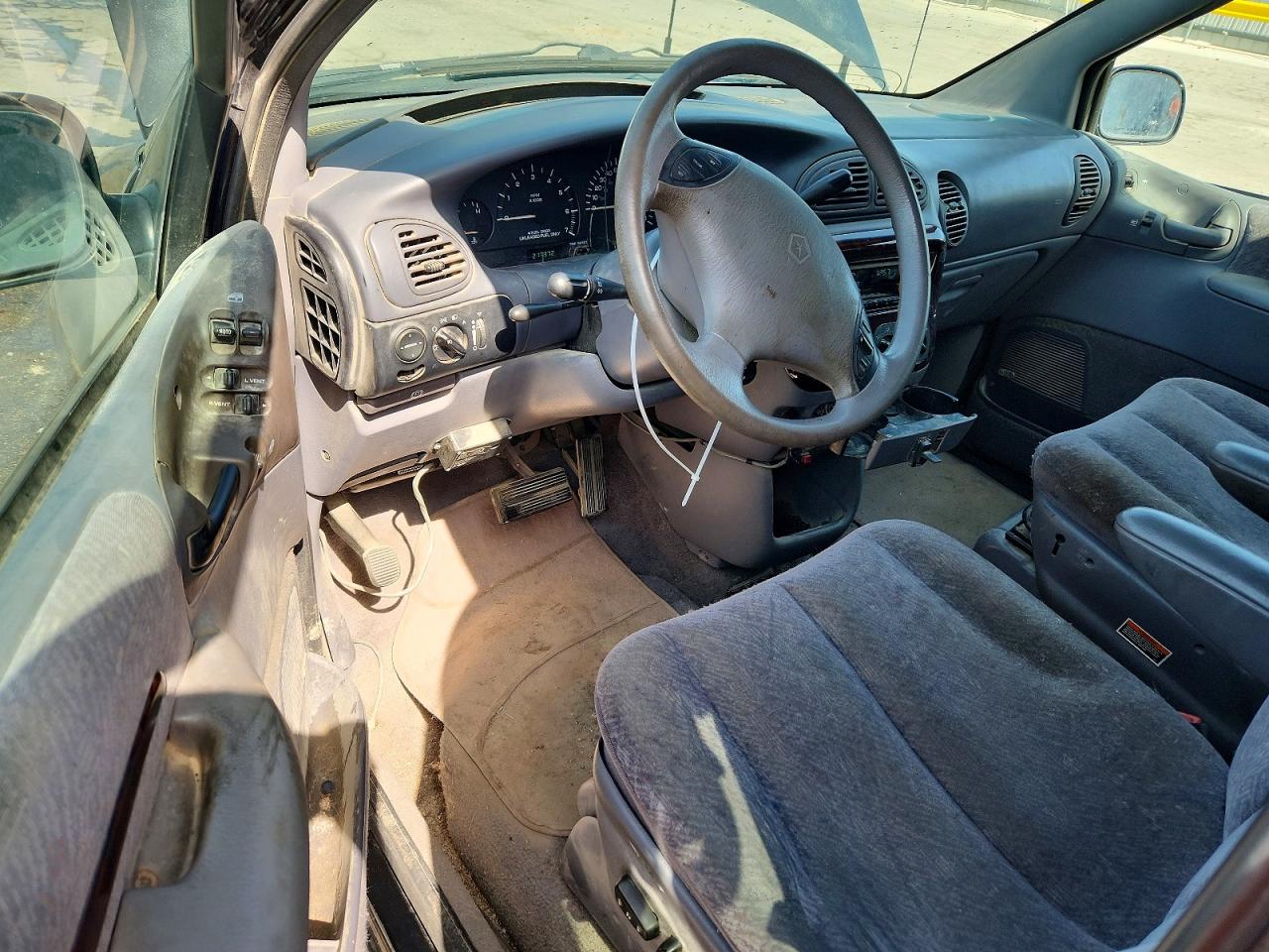 2000 Chrysler Town & Country Lx Черный vin: 1C4GP44G4YB655044