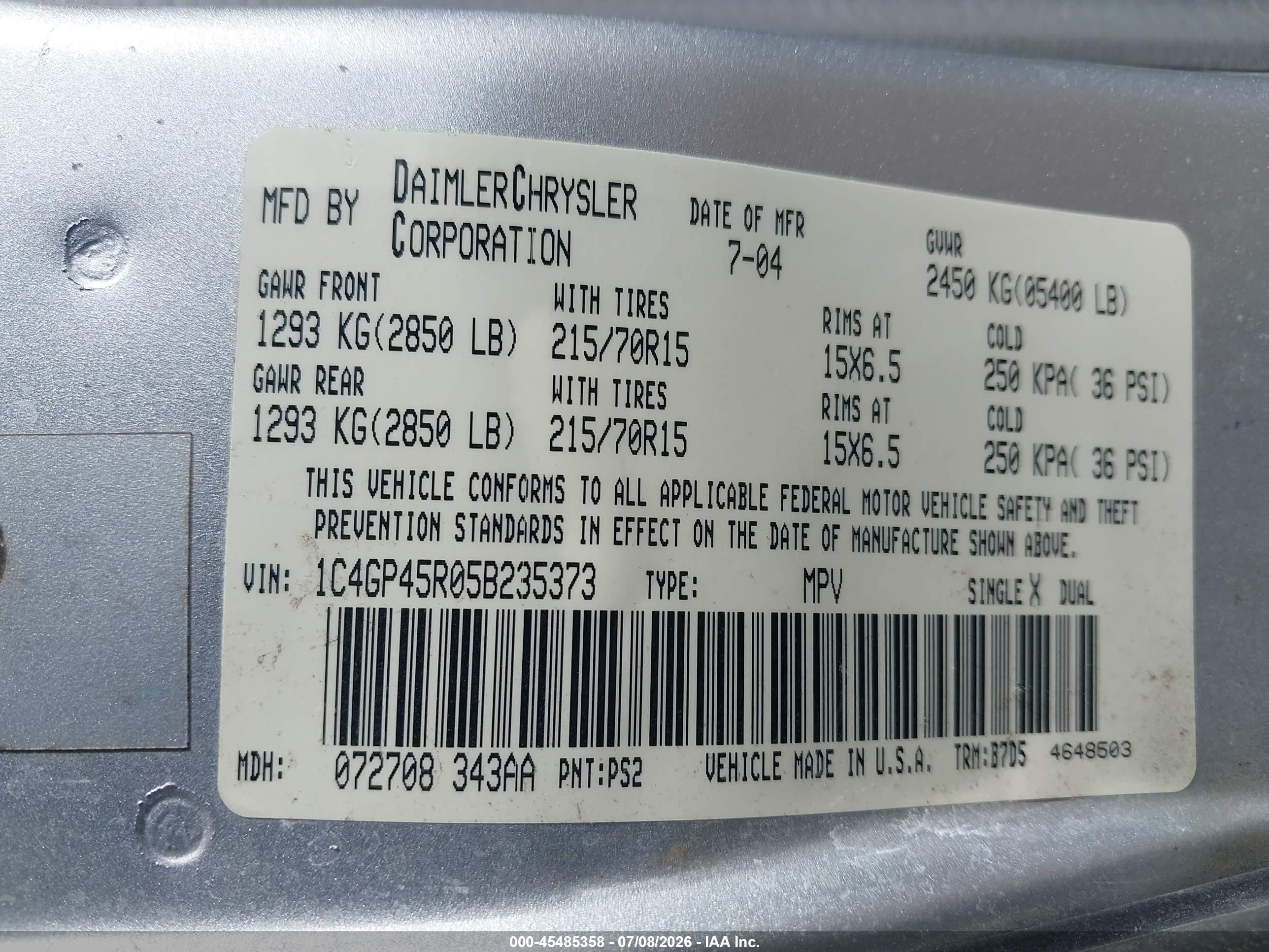 2005 Chrysler Town & Country   Silver vin: 1C4GP45R05B235373