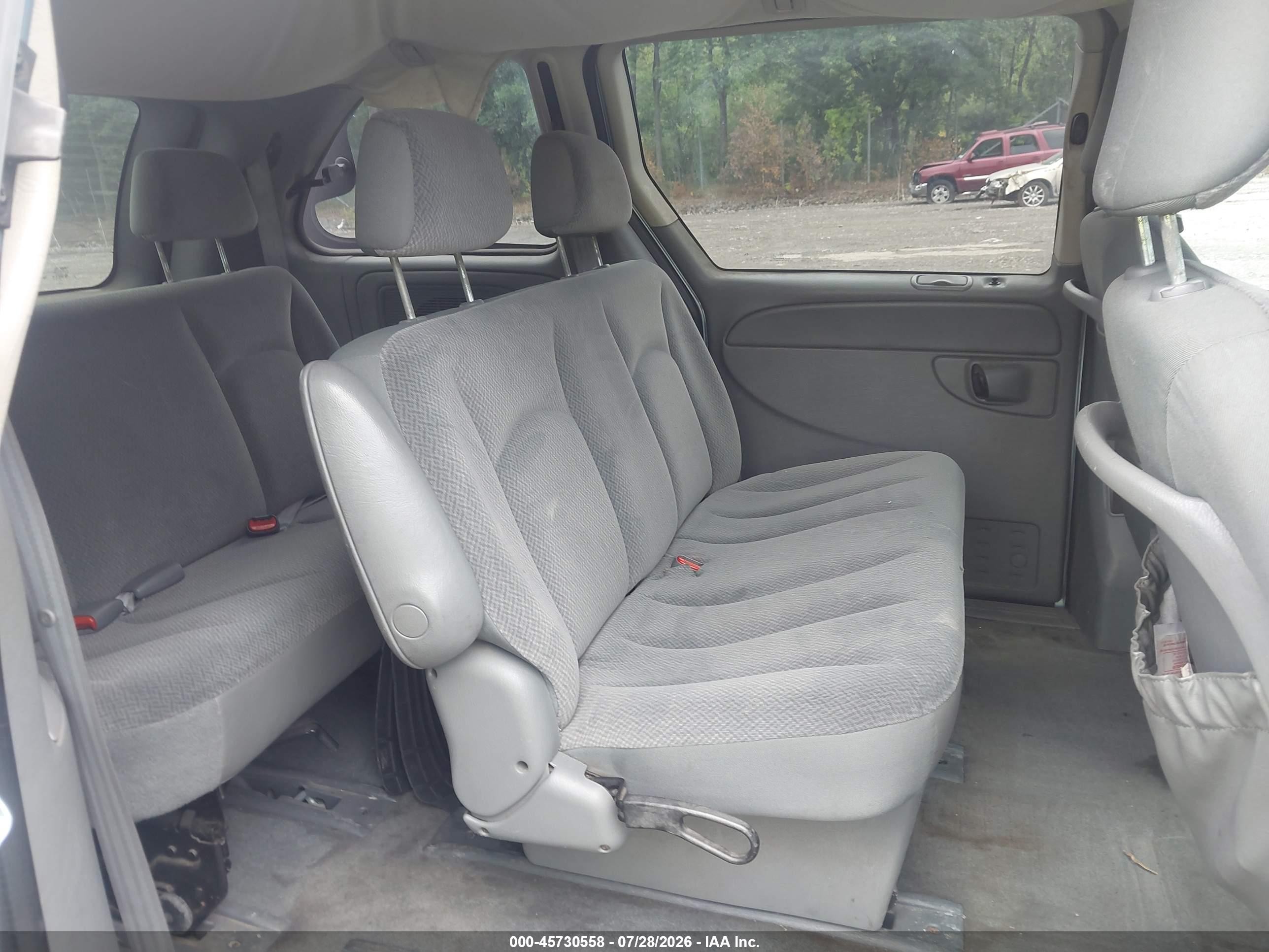2005 Chrysler Town & Country Blue vin: 1C4GP45R05B282466