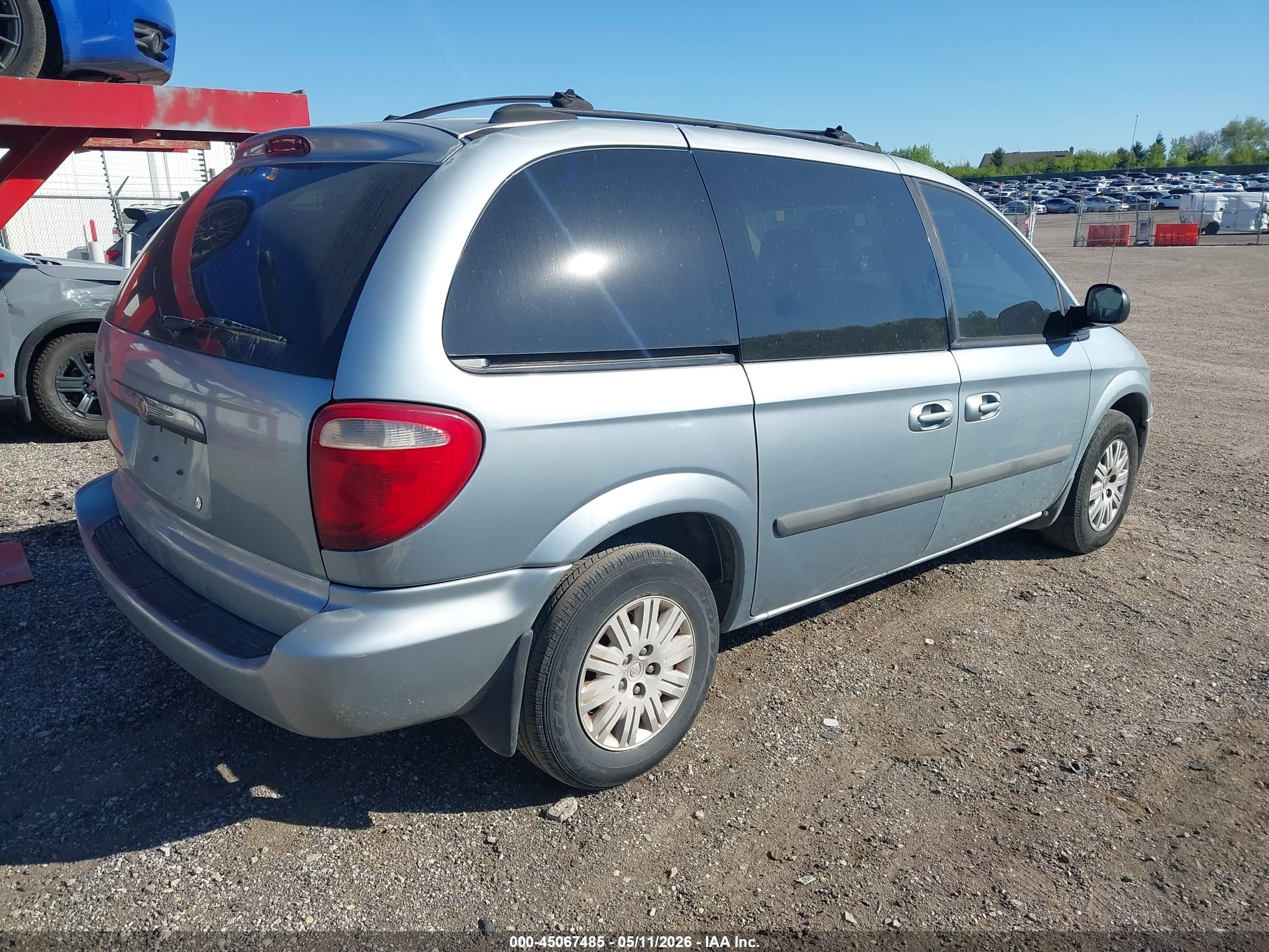 2005 Chrysler Town & Country   Blue vin: 1C4GP45R05B356856