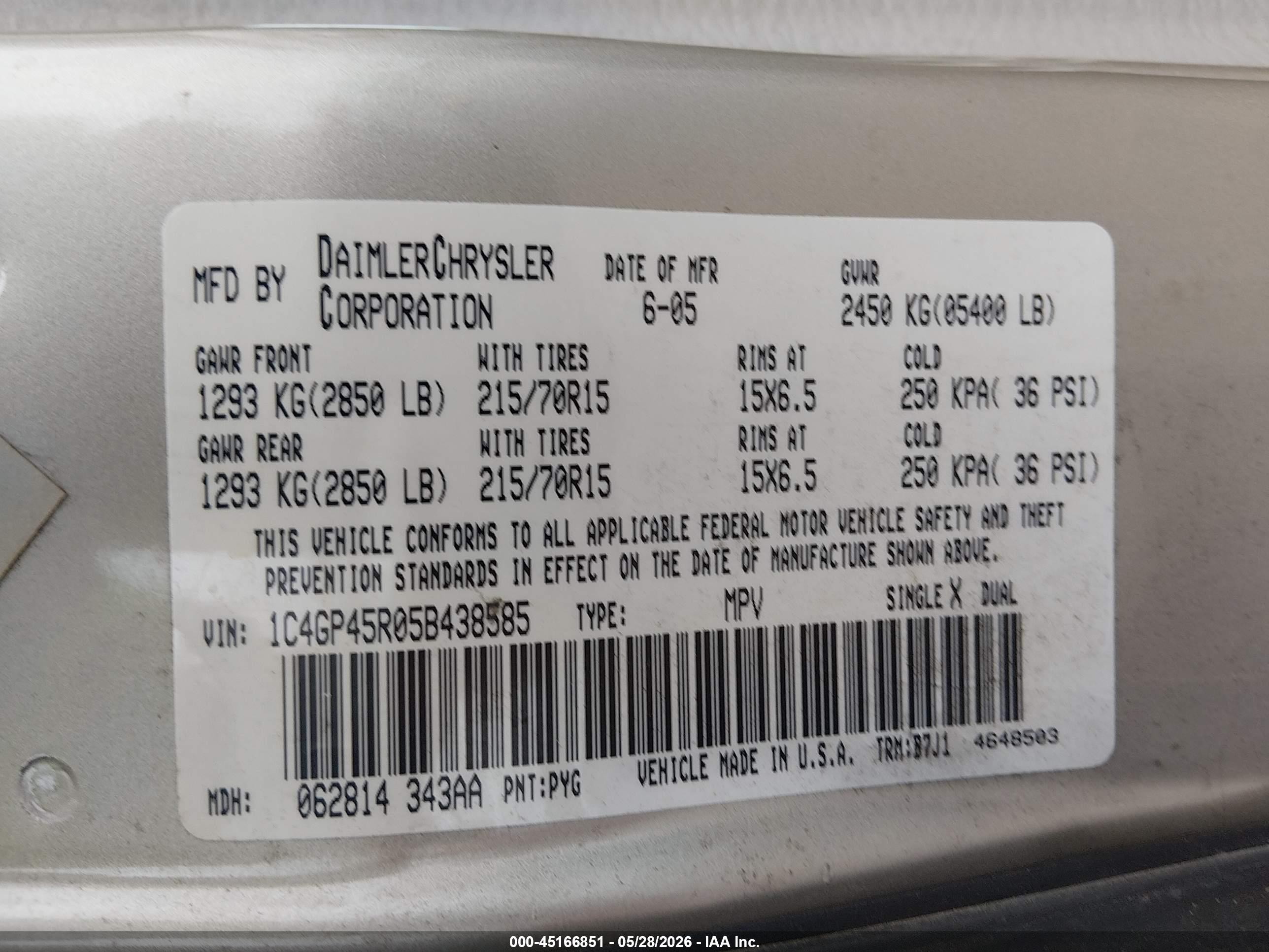 2005 Chrysler Town & Country   Tan vin: 1C4GP45R05B438585