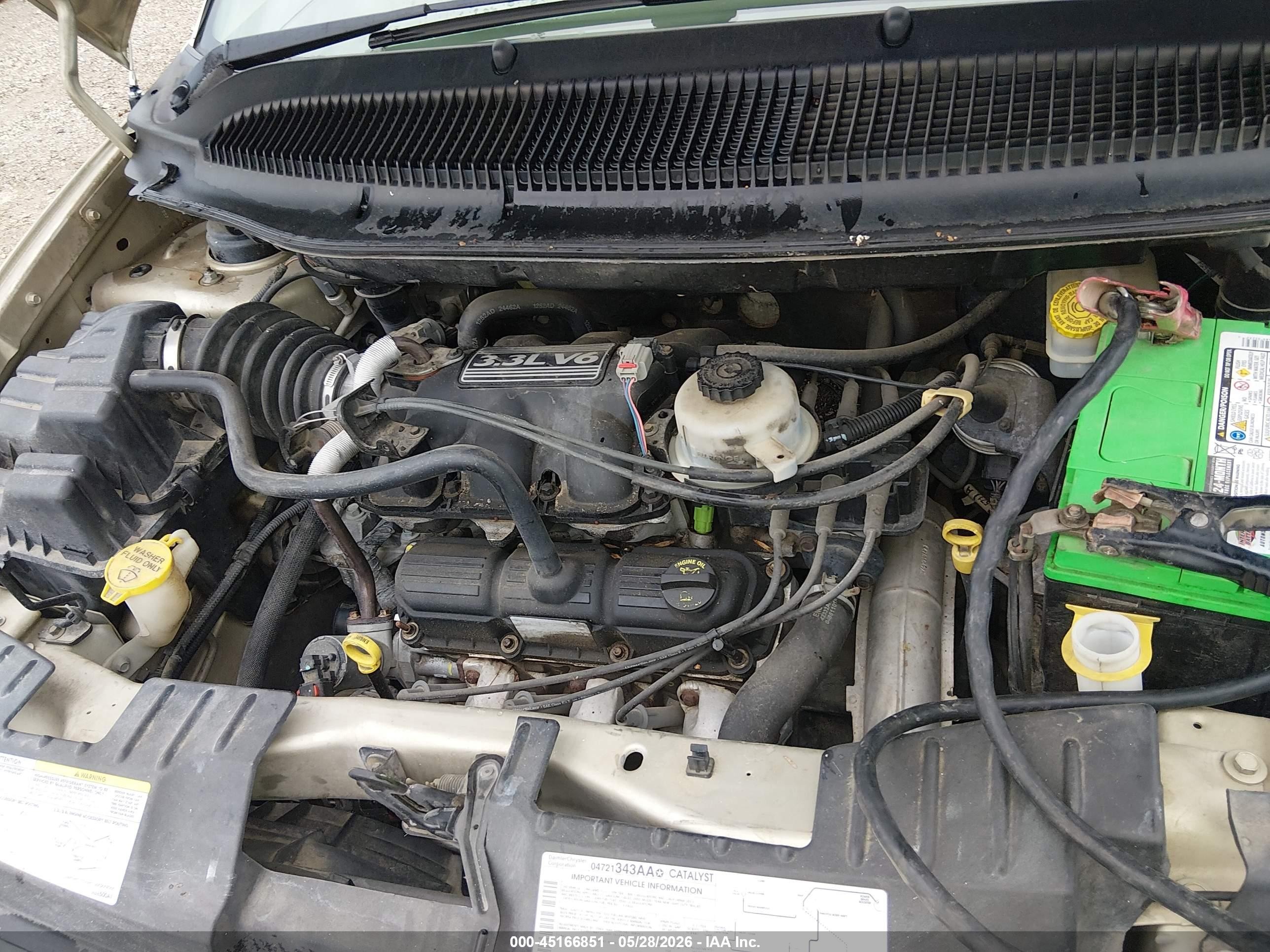 2005 Chrysler Town & Country   Tan vin: 1C4GP45R05B438585