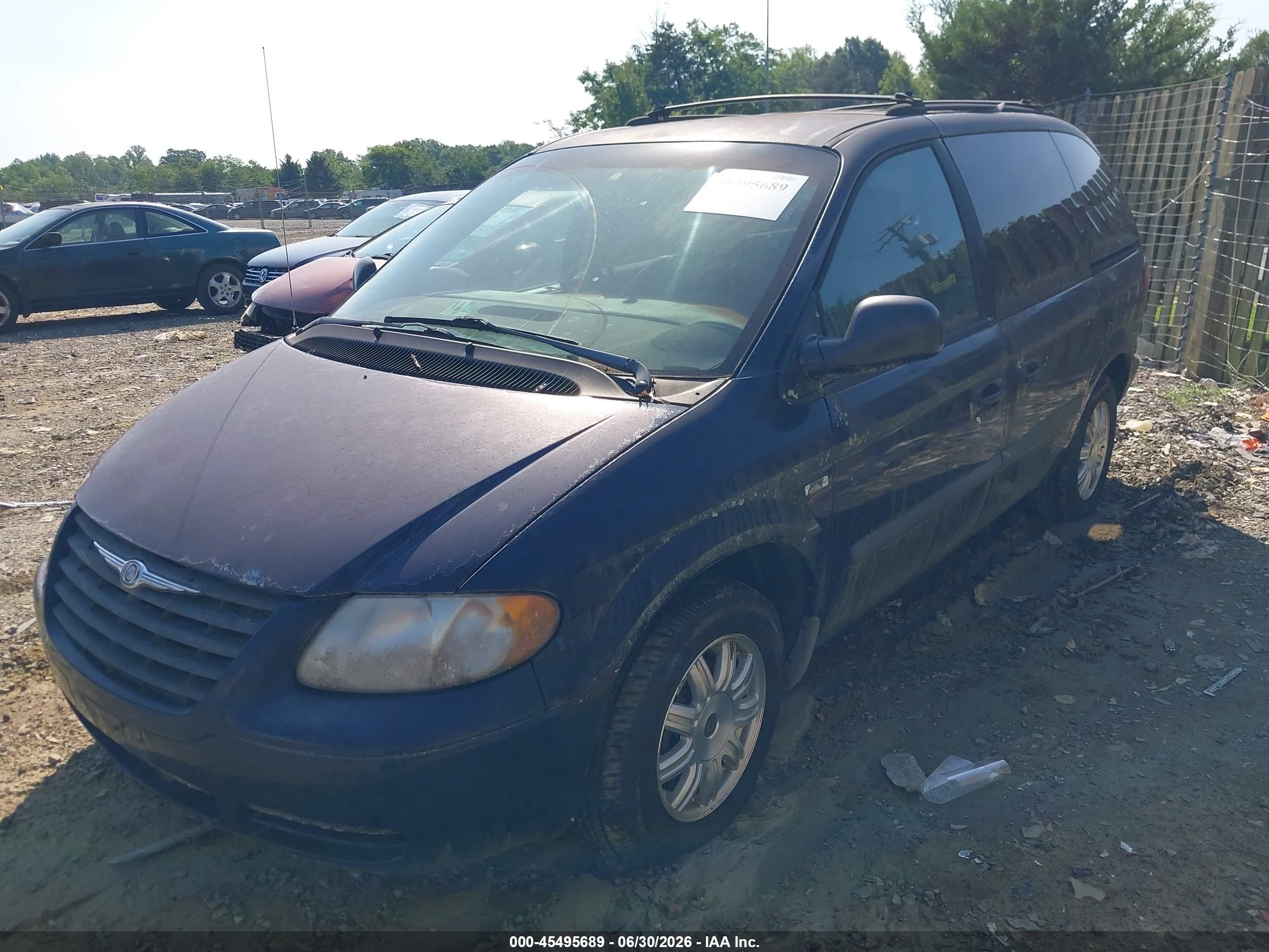 2005 Chrysler Town & Country Blue vin: 1C4GP45R15B288017