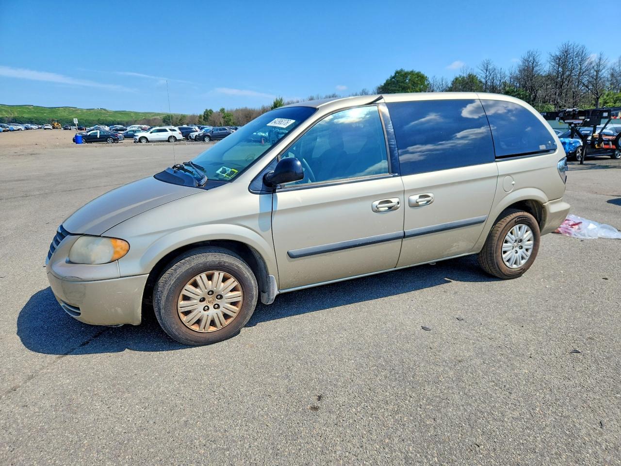 2005 Chrysler Town & Country Beige vin: 1C4GP45R15B288034