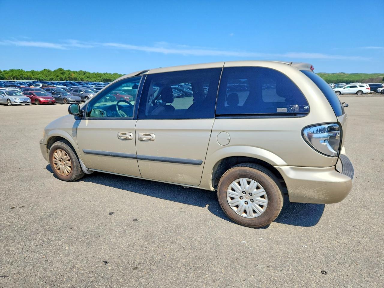 2005 Chrysler Town & Country Beige vin: 1C4GP45R15B288034