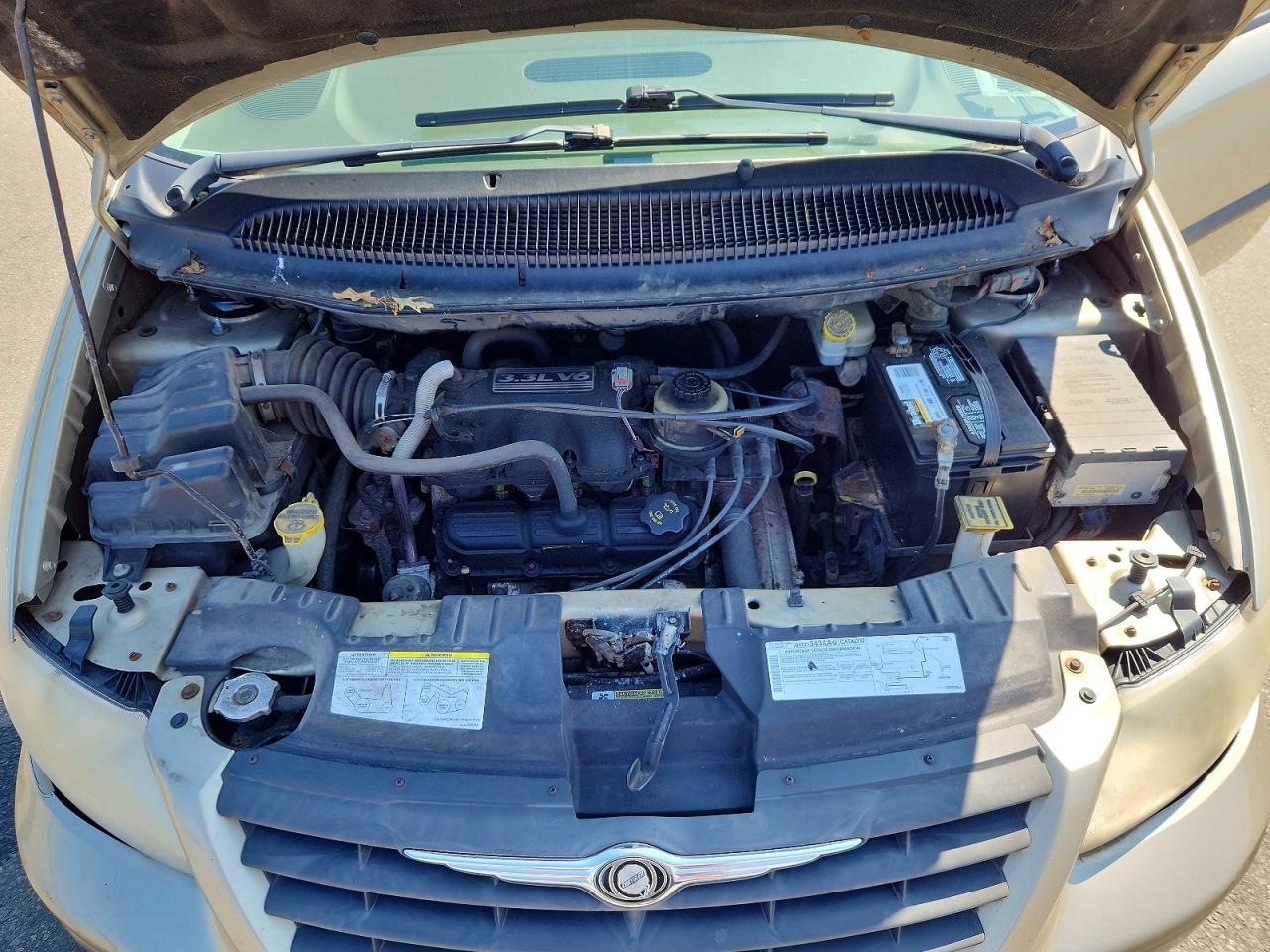 2005 Chrysler Town & Country Beige vin: 1C4GP45R15B288034