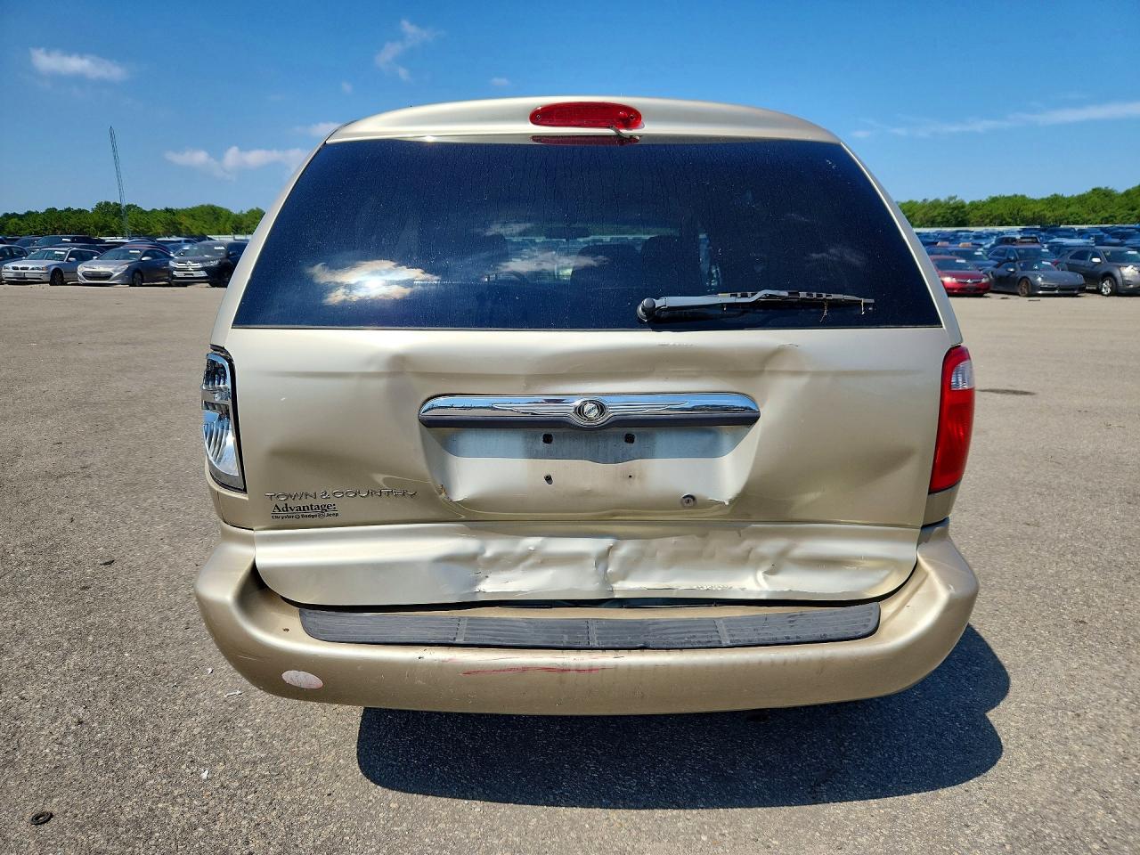2005 Chrysler Town & Country Beige vin: 1C4GP45R15B288034
