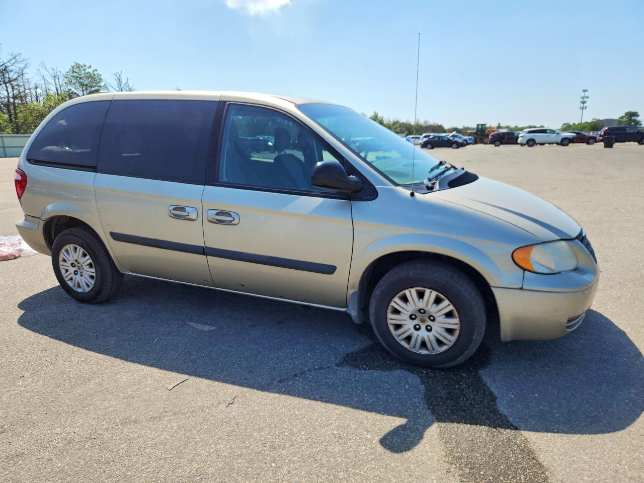 2005 Chrysler Town & Country Beige vin: 1C4GP45R15B288034