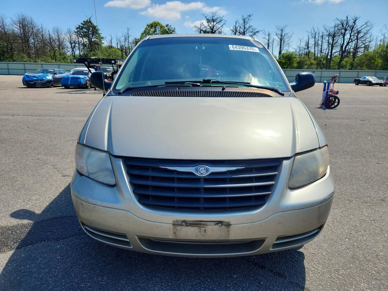 2005 Chrysler Town & Country Beige vin: 1C4GP45R15B288034