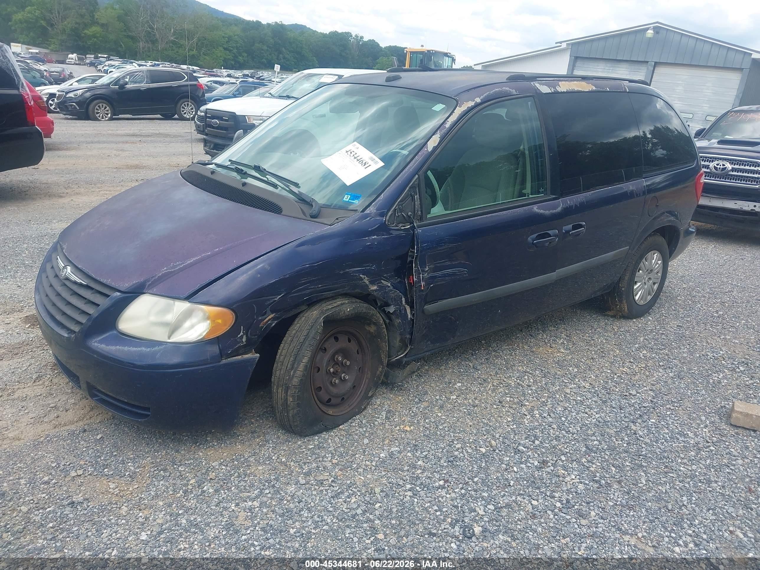 2005 Chrysler Town & Country   Blue vin: 1C4GP45R15B431063