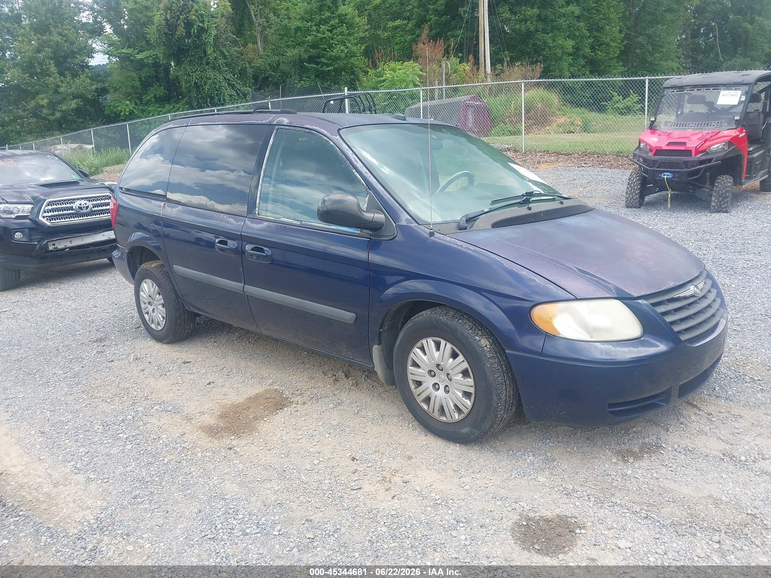 2005 Chrysler Town & Country   Синий vin: 1C4GP45R15B431063