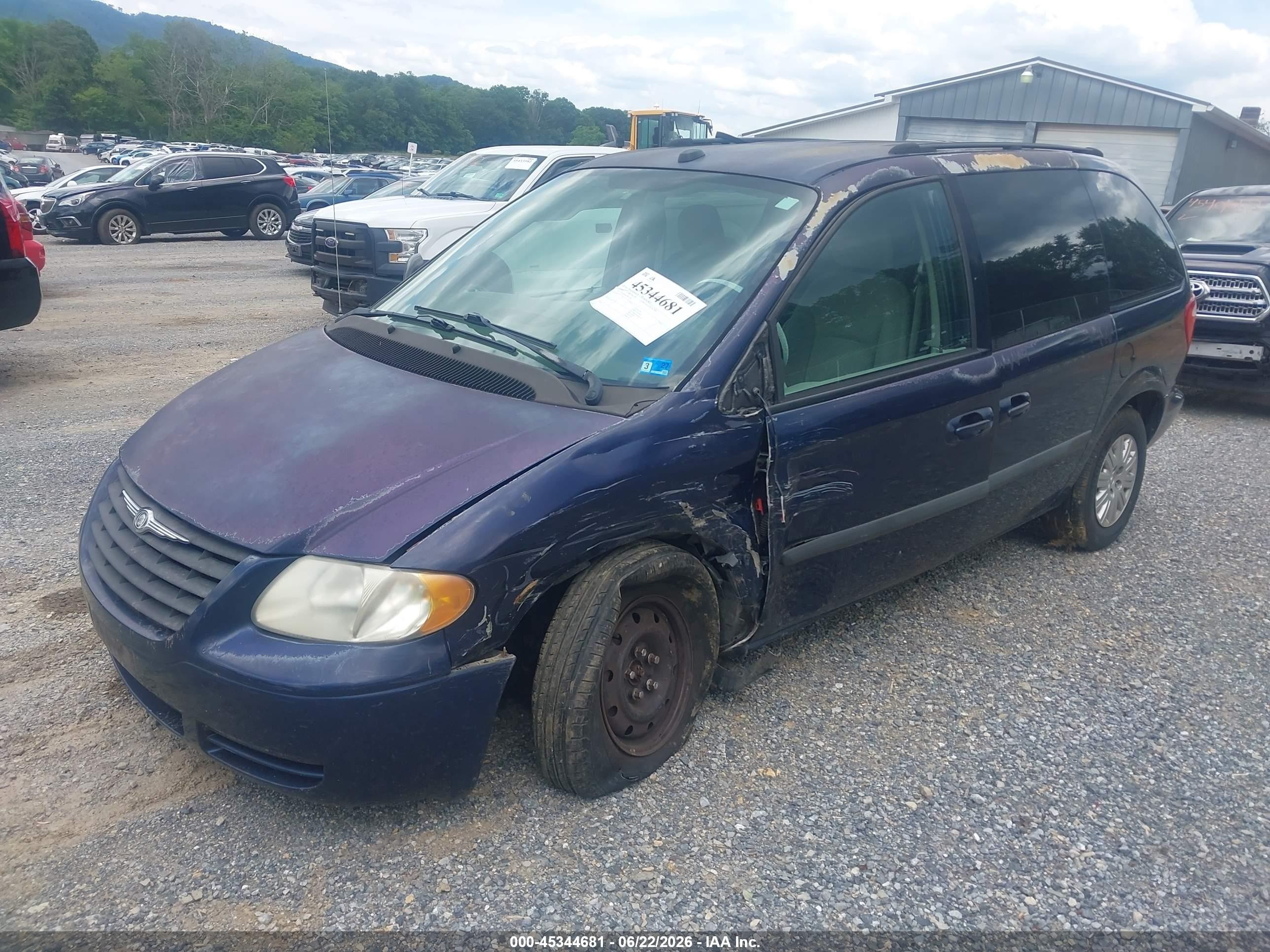 2005 Chrysler Town & Country   Blue vin: 1C4GP45R15B431063