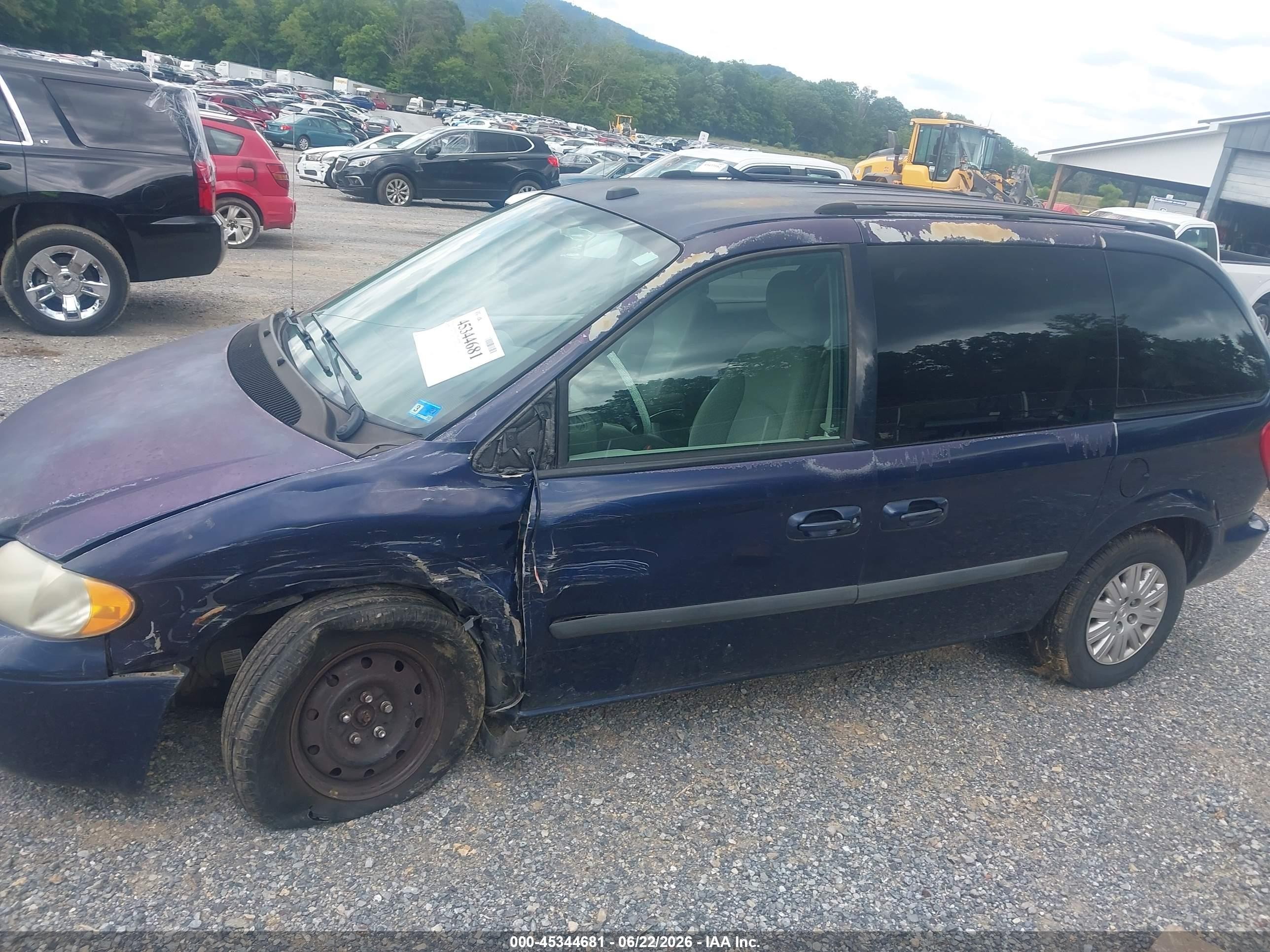 2005 Chrysler Town & Country   Blue vin: 1C4GP45R15B431063