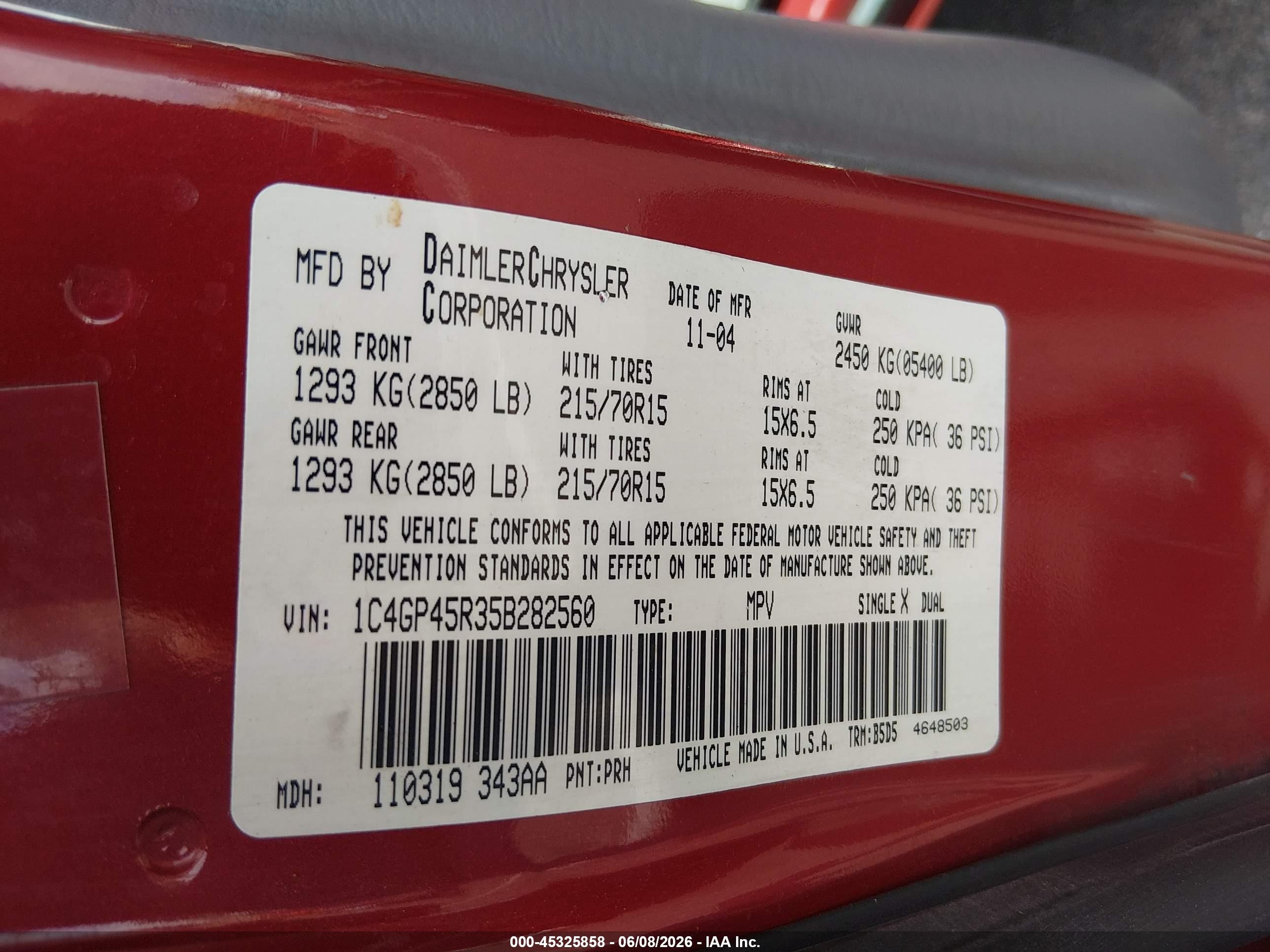 2005 Chrysler Town & Country   Red vin: 1C4GP45R35B282560