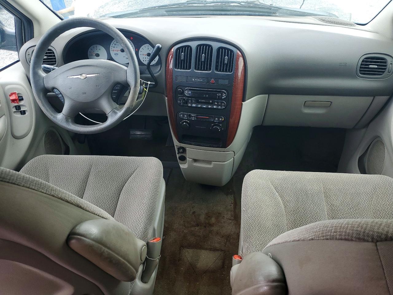 2005 Chrysler Town & Country White vin: 1C4GP45R35B430786