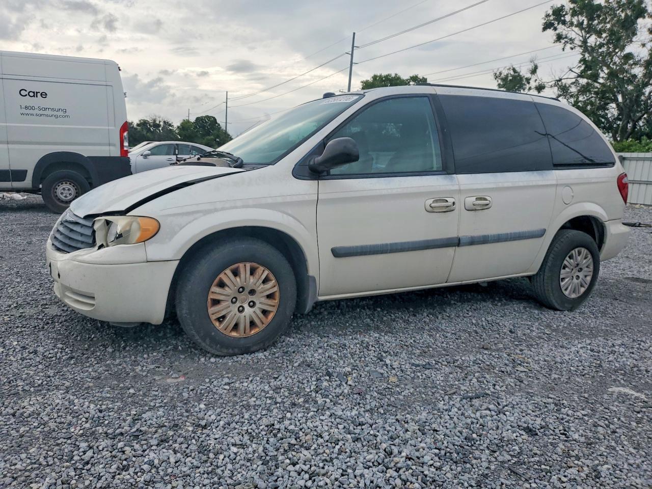 2005 Chrysler Town & Country Белый vin: 1C4GP45R35B430786