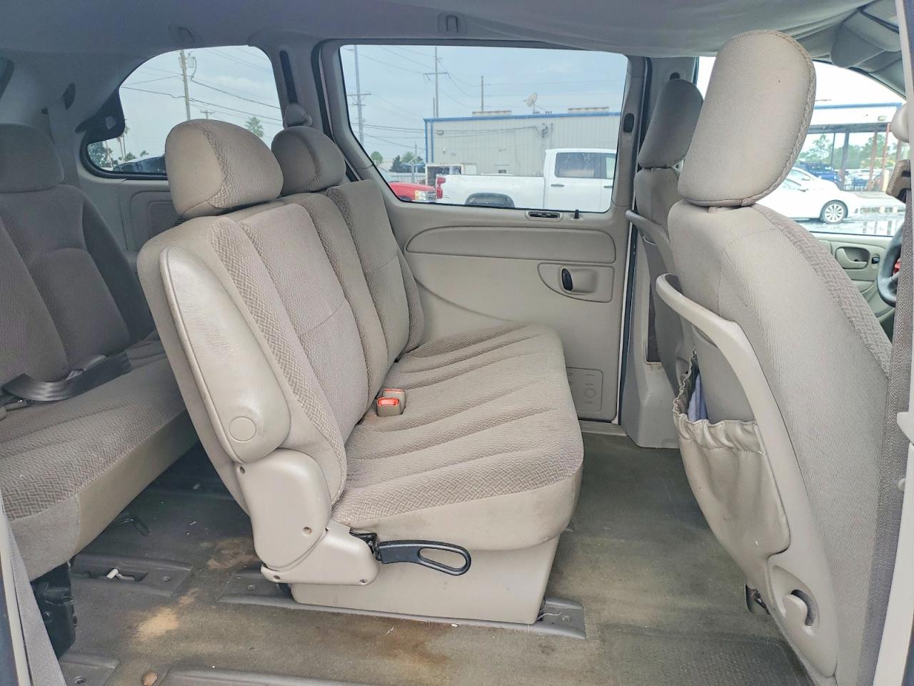 2005 Chrysler Town & Country White vin: 1C4GP45R35B430786