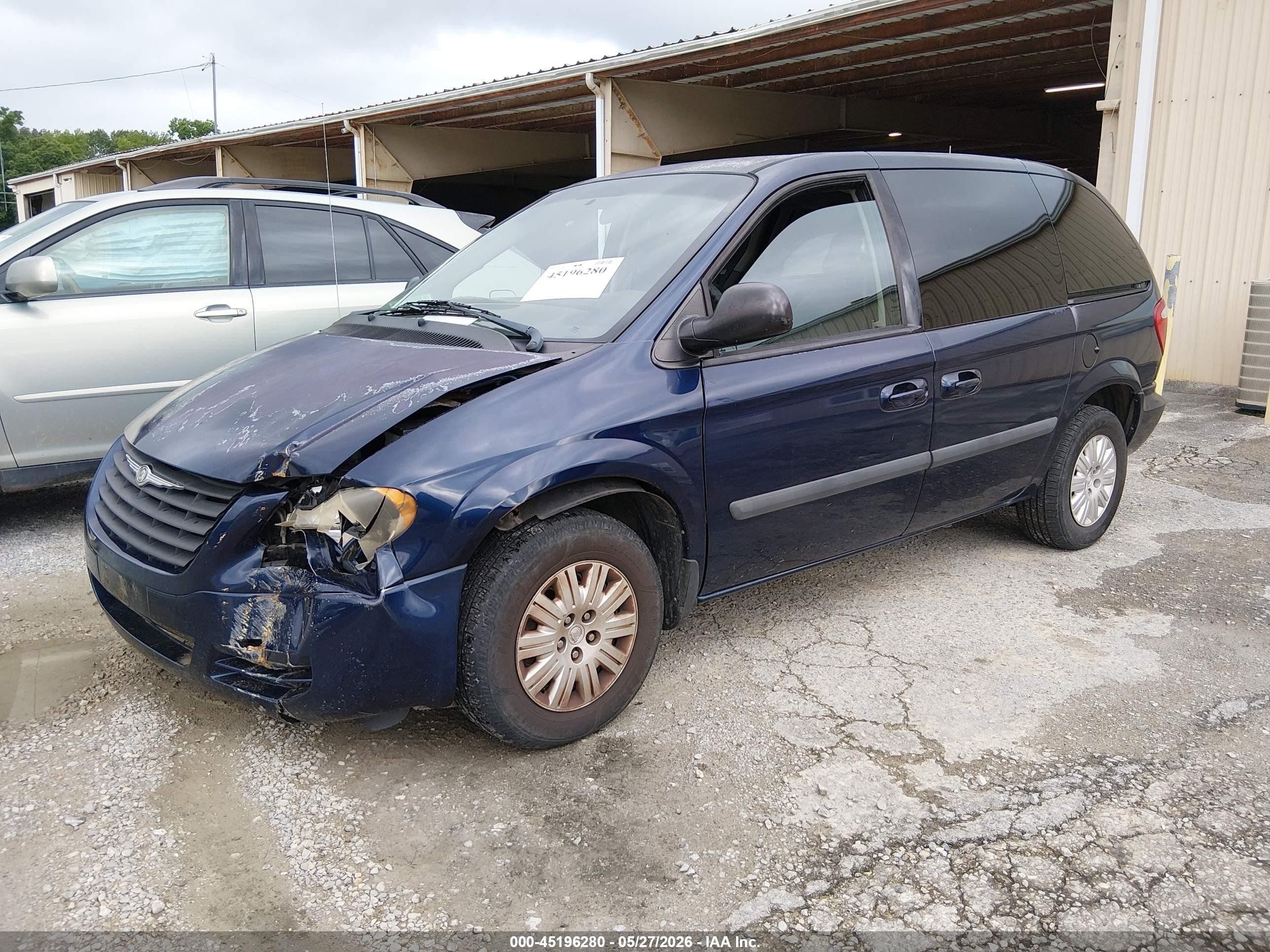 2005 Chrysler Town & Country   Dark Blue vin: 1C4GP45R55B330222