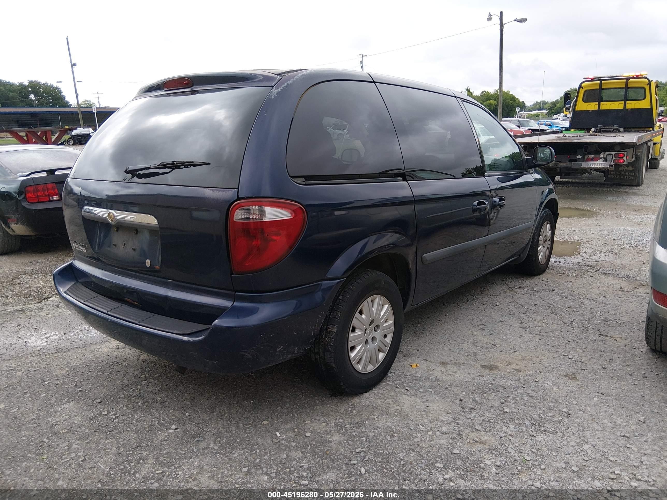 2005 Chrysler Town & Country   Dark Blue vin: 1C4GP45R55B330222