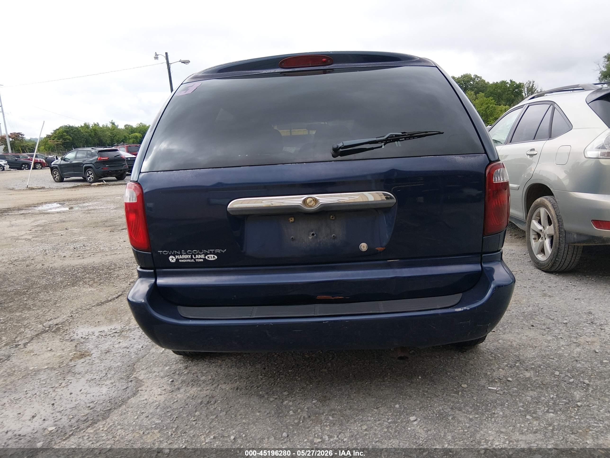 2005 Chrysler Town & Country   Dark Blue vin: 1C4GP45R55B330222