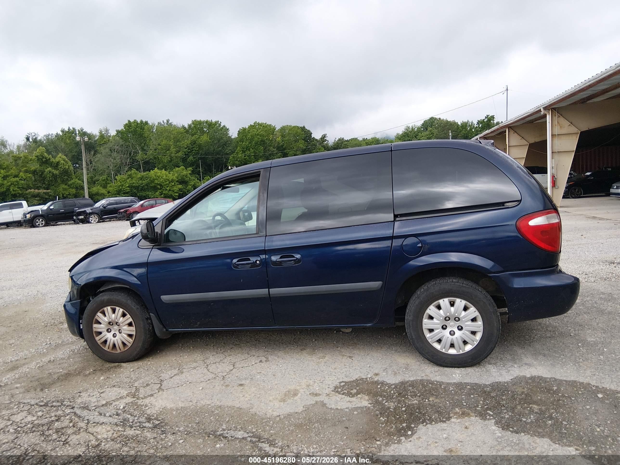 2005 Chrysler Town & Country   Dark Blue vin: 1C4GP45R55B330222