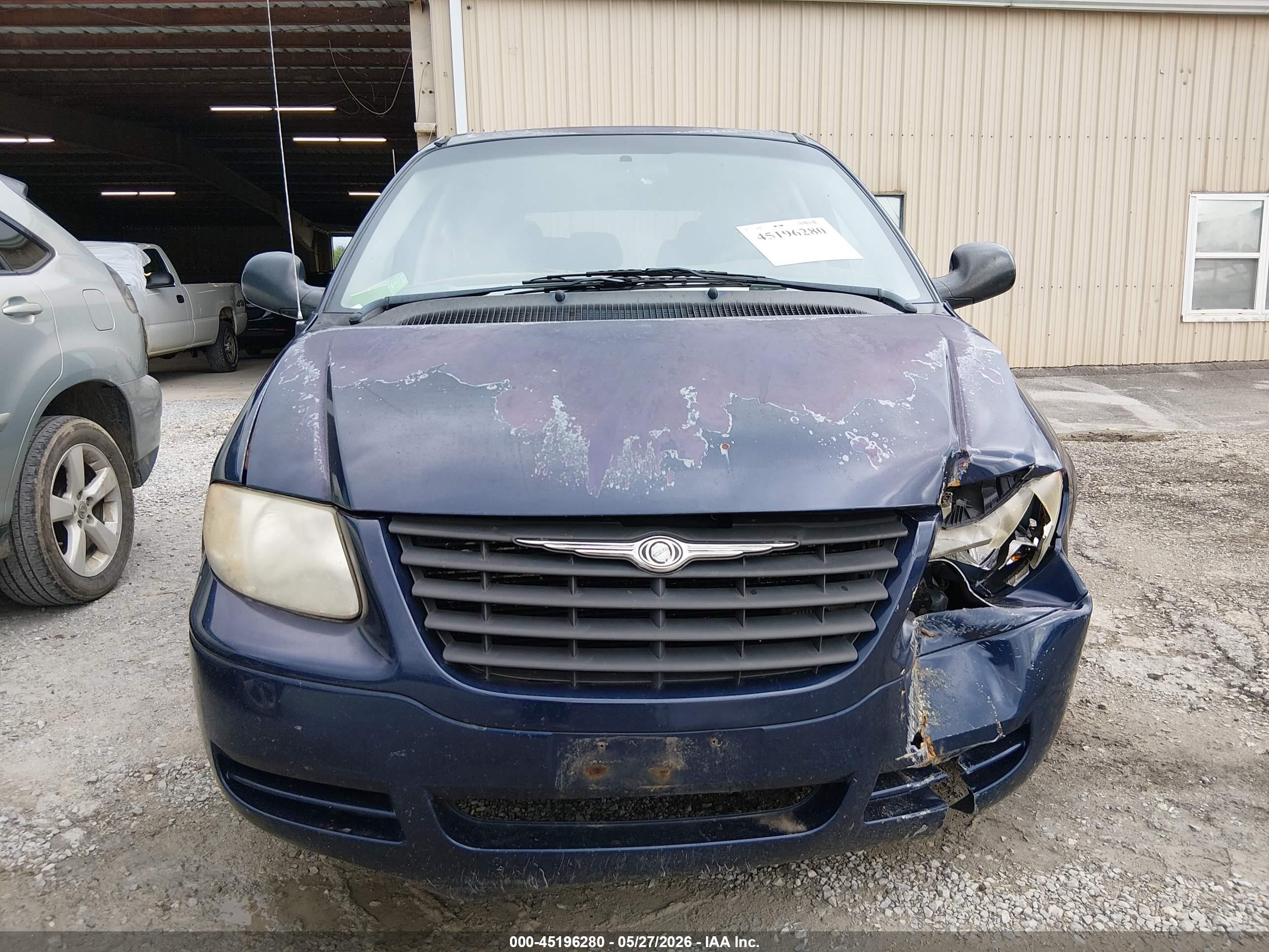 2005 Chrysler Town & Country   Dark Blue vin: 1C4GP45R55B330222