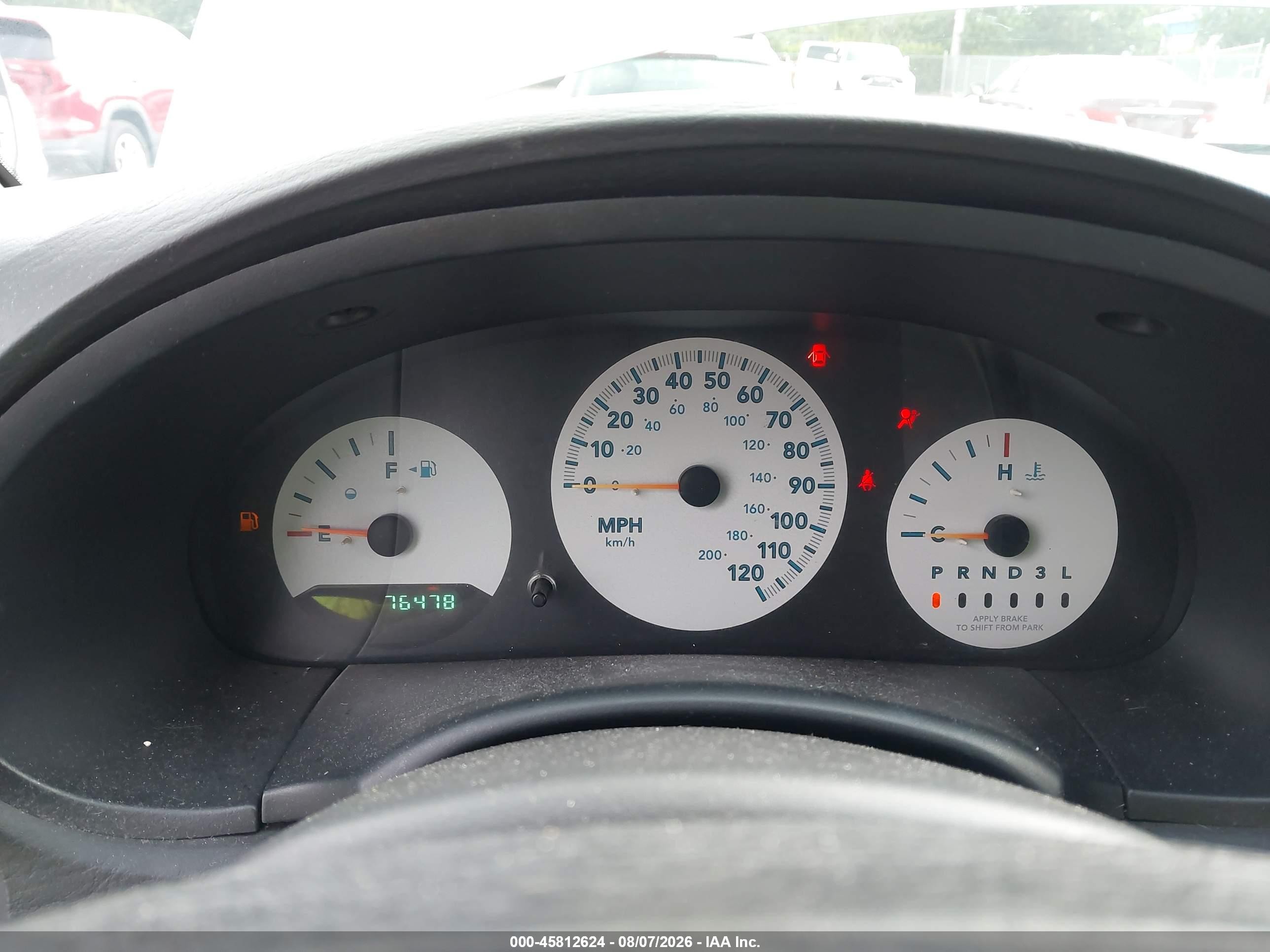 2005 Chrysler Town & Country   Серебряный vin: 1C4GP45R55B417196