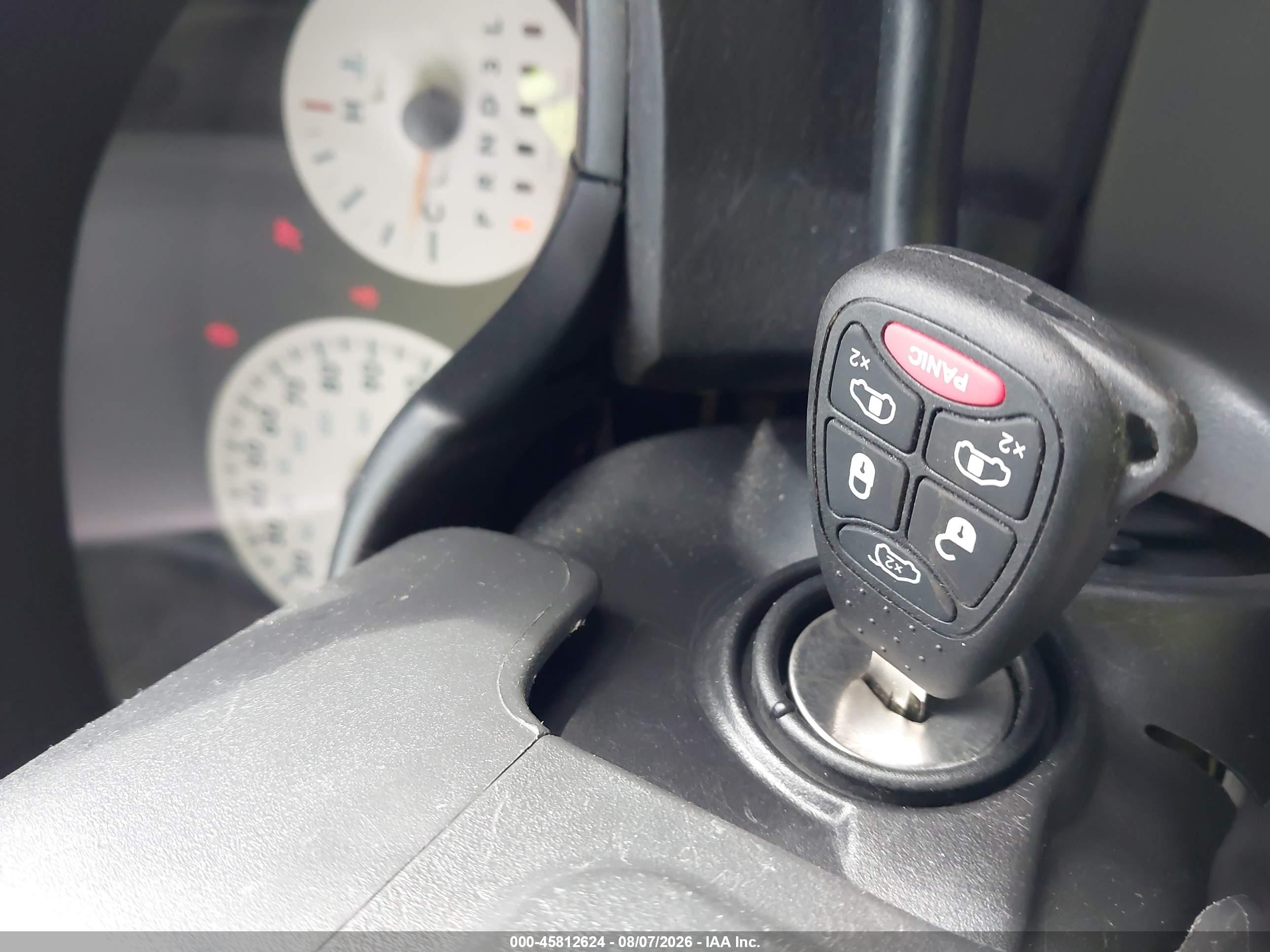 2005 Chrysler Town & Country   Серебряный vin: 1C4GP45R55B417196
