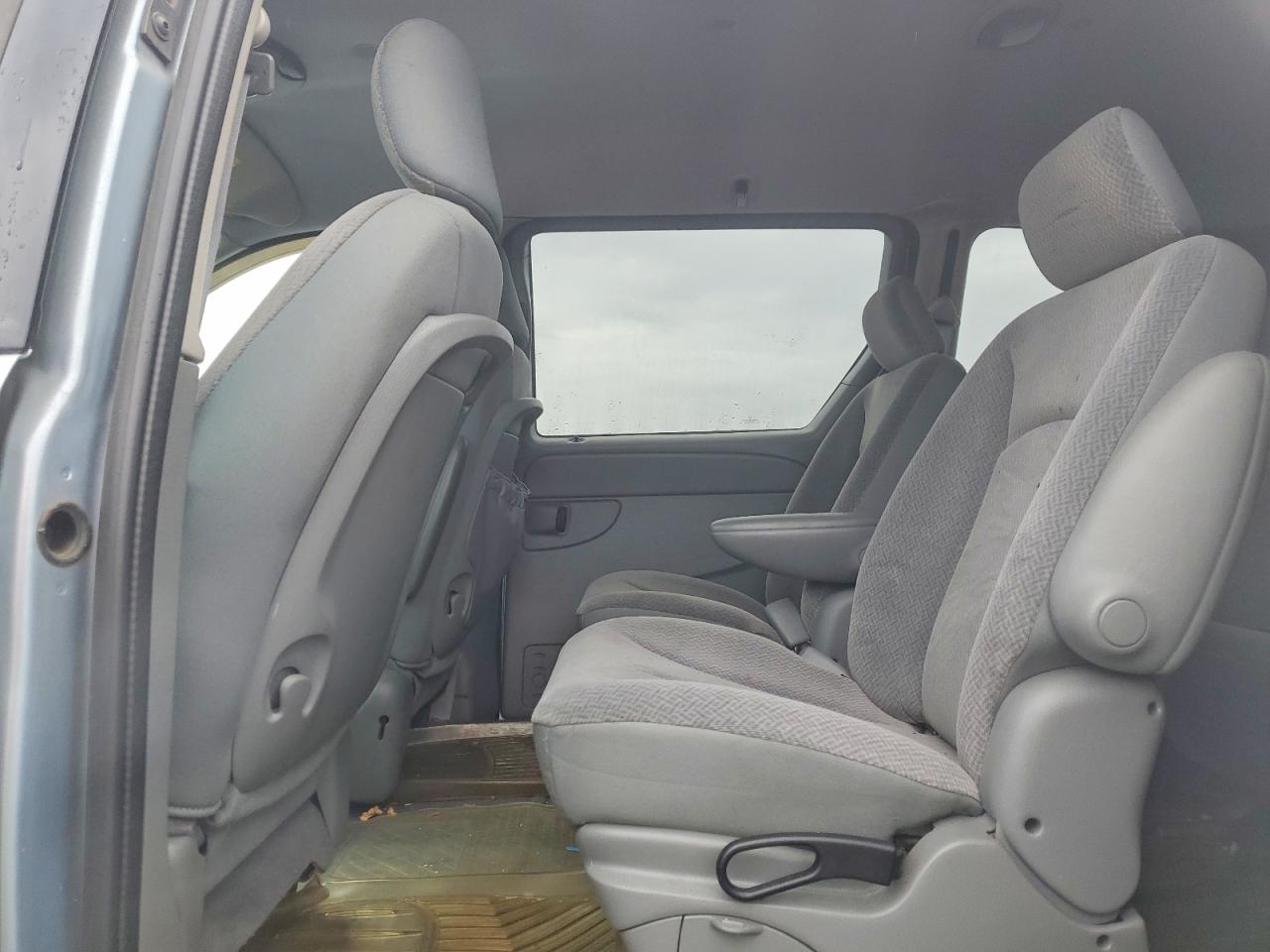 2005 Chrysler Town & Country Blue vin: 1C4GP45R65B215337