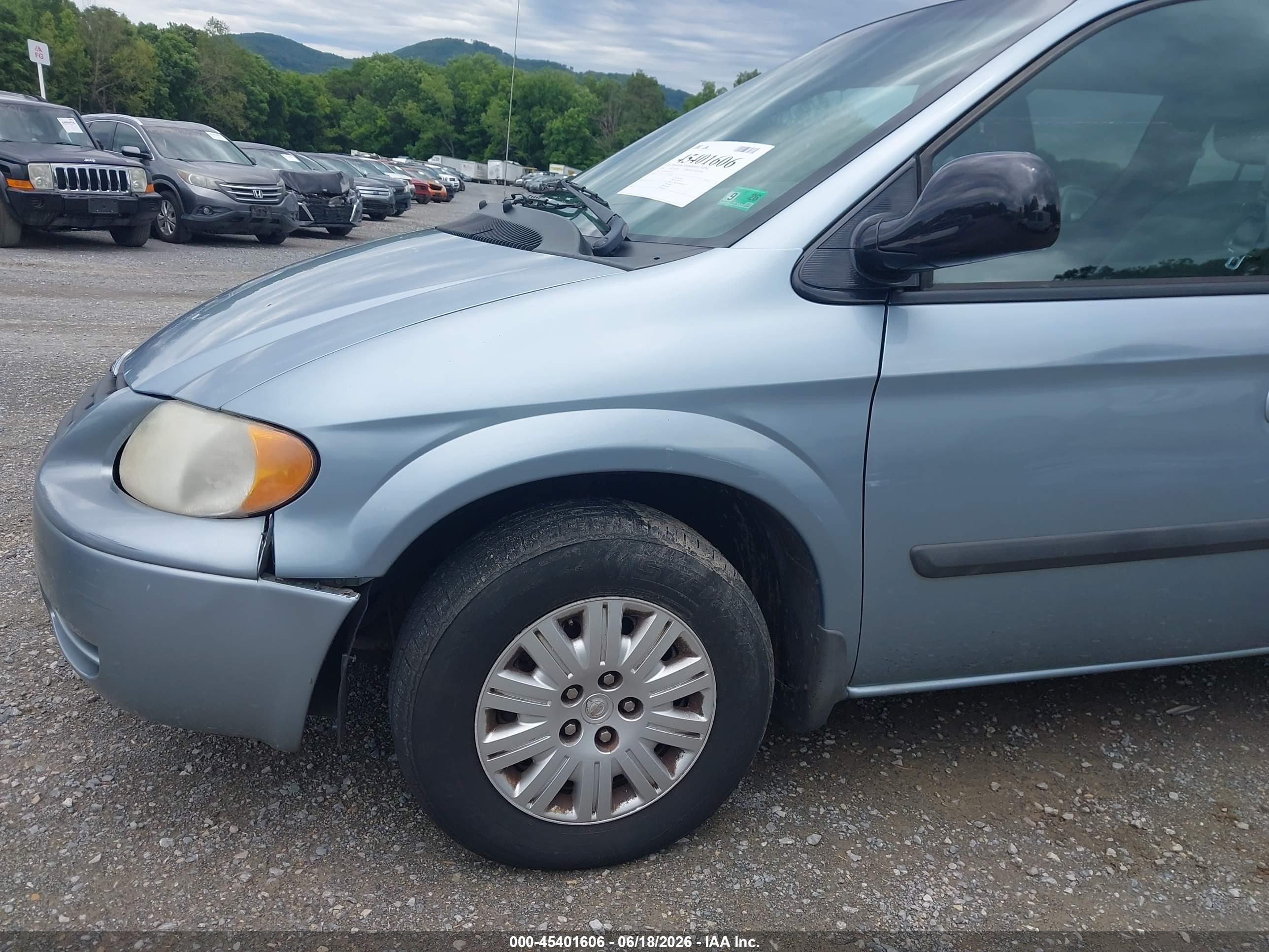 2005 Chrysler Town & Country   Blue vin: 1C4GP45R65B388310