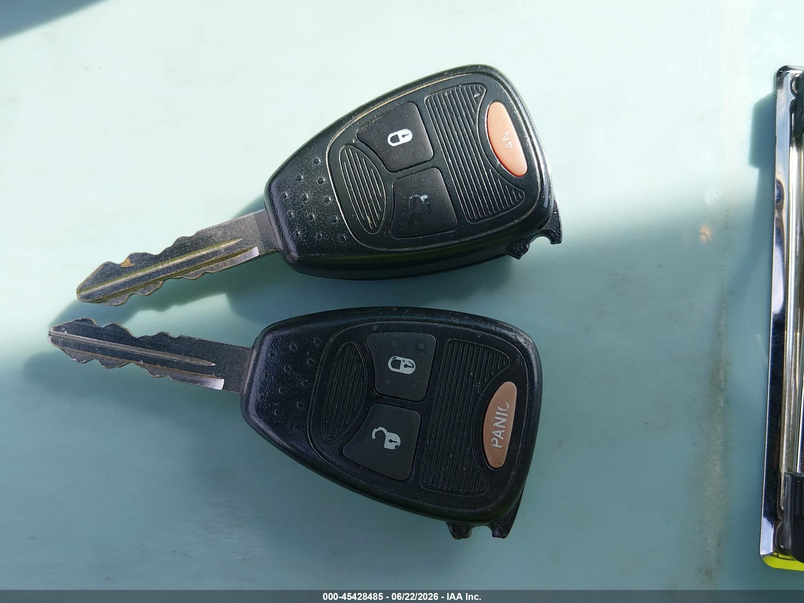 2005 Chrysler Town & Country   Серебряный vin: 1C4GP45R65B439272