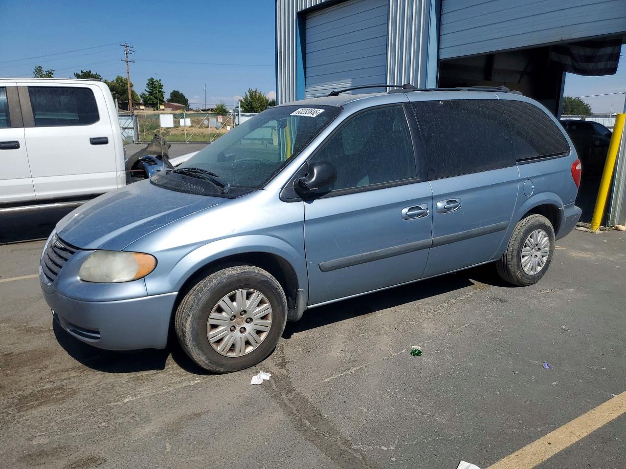 2005 Chrysler Town & Country Gray vin: 1C4GP45R75B263235
