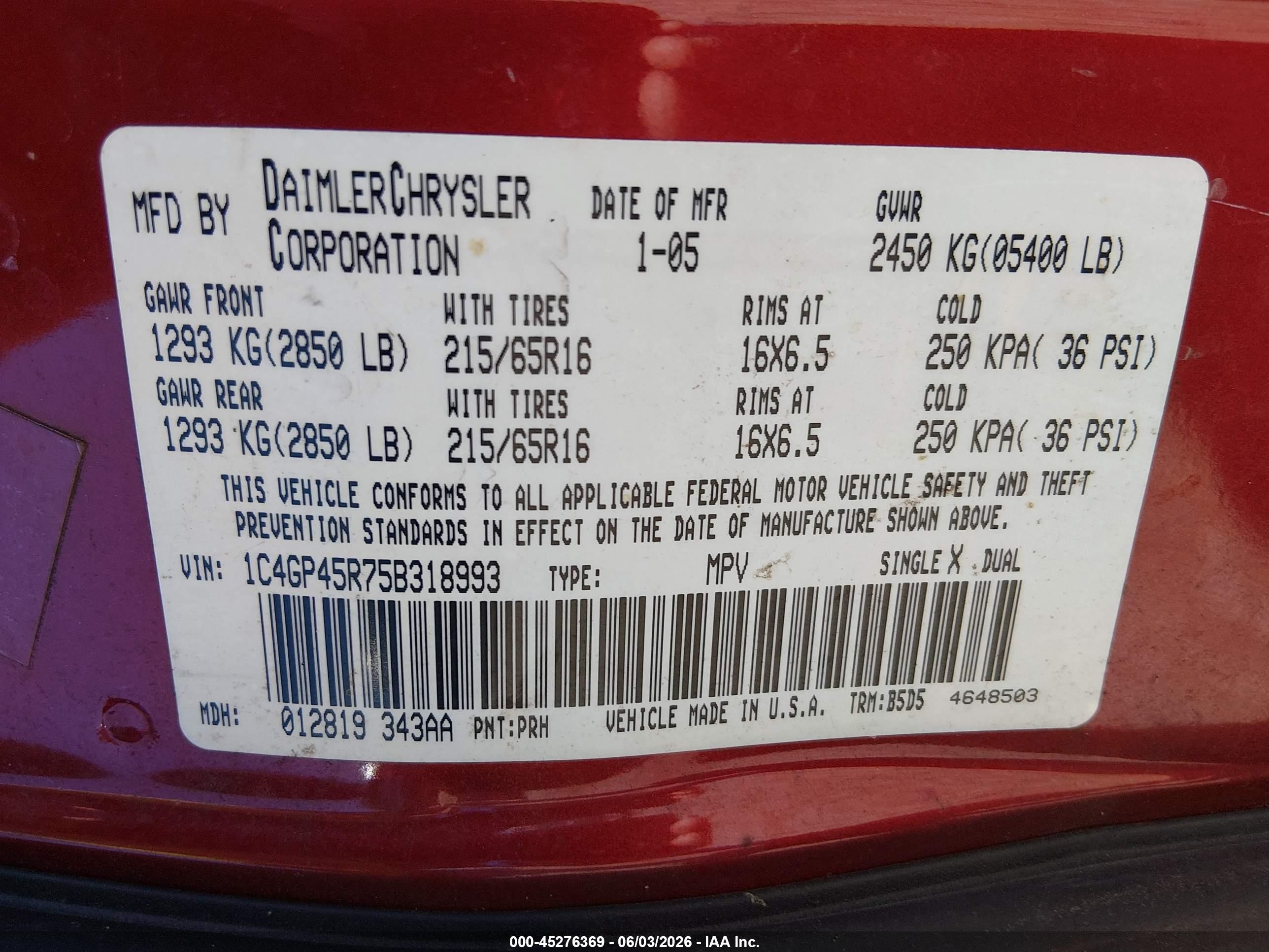 2005 Chrysler Town & Country   Red vin: 1C4GP45R75B318993