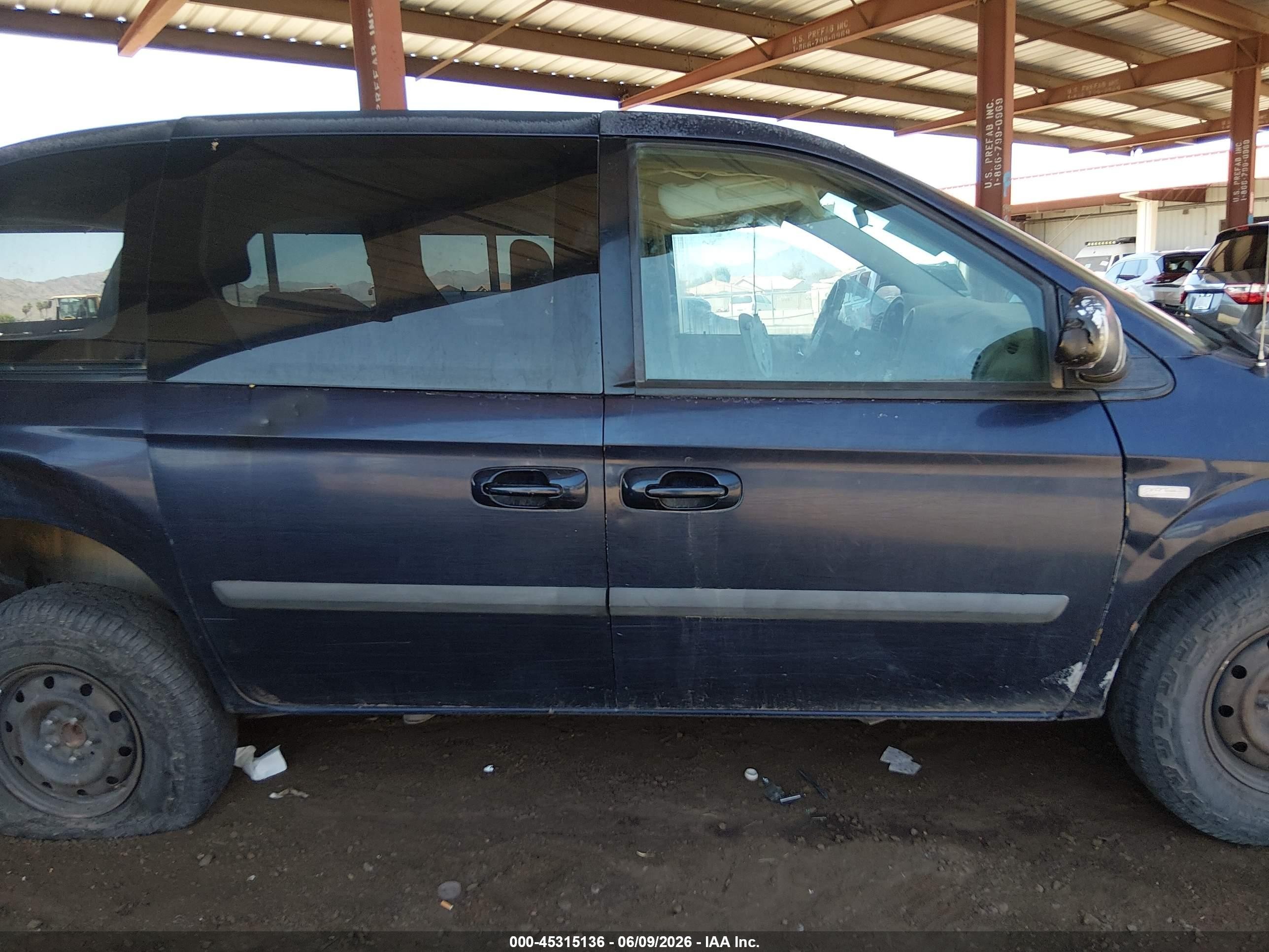 2005 Chrysler Town & Country Blue vin: 1C4GP45R85B302057