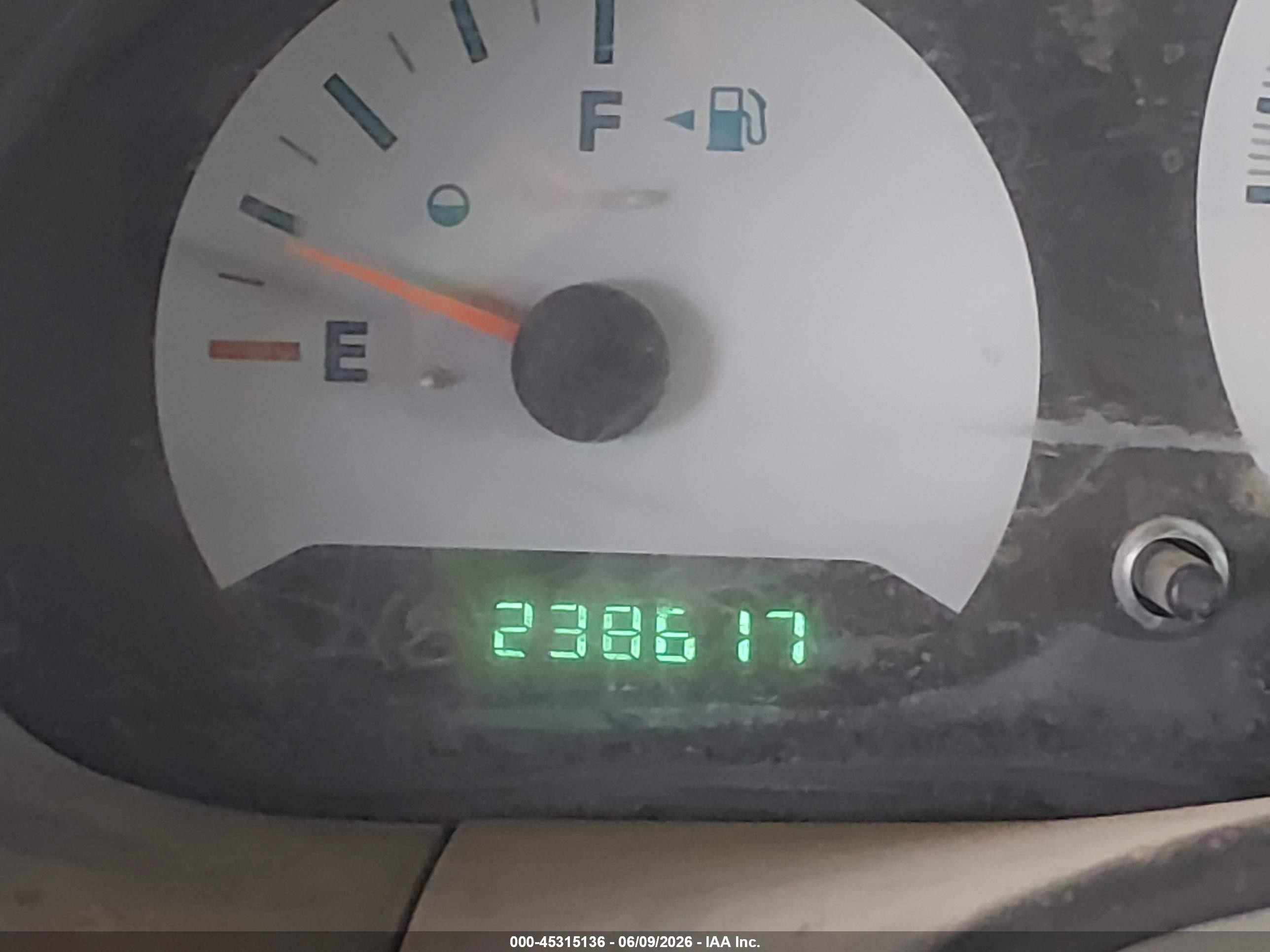 2005 Chrysler Town & Country Blue vin: 1C4GP45R85B302057