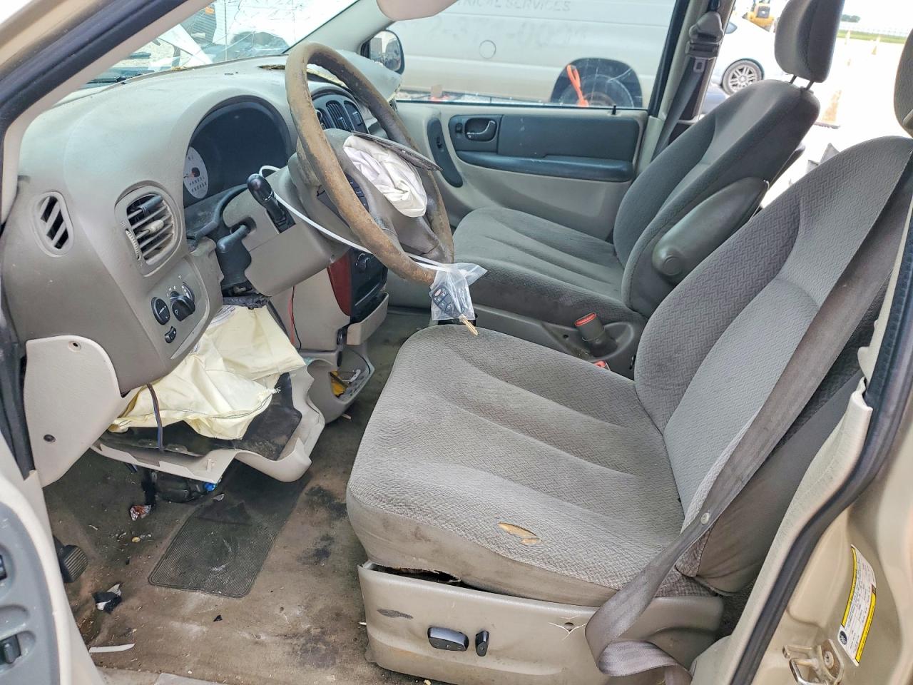 2005 Chrysler Town & Country Gold vin: 1C4GP45R95B317649