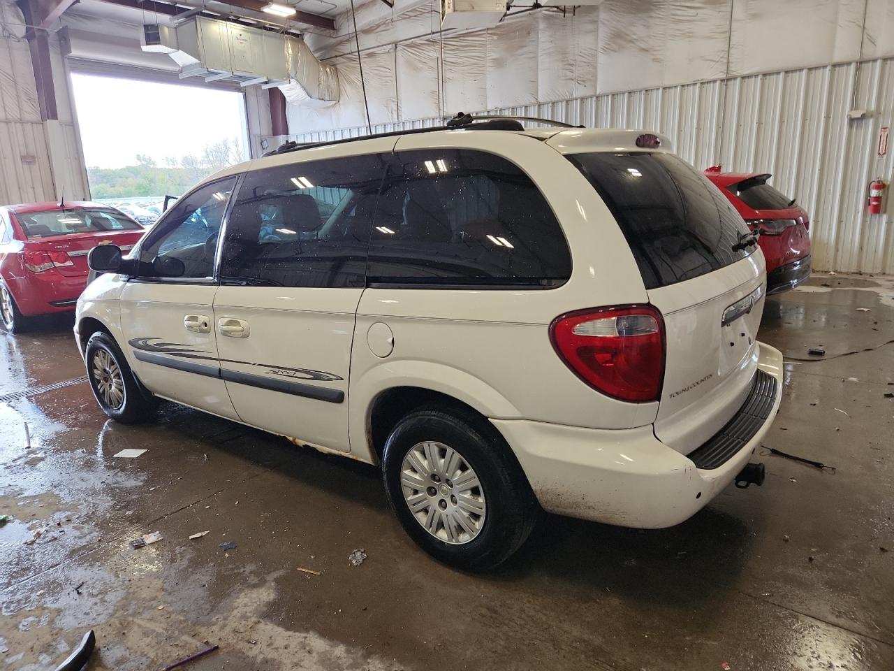 2005 Chrysler Town & Country White vin: 1C4GP45RX5B235882