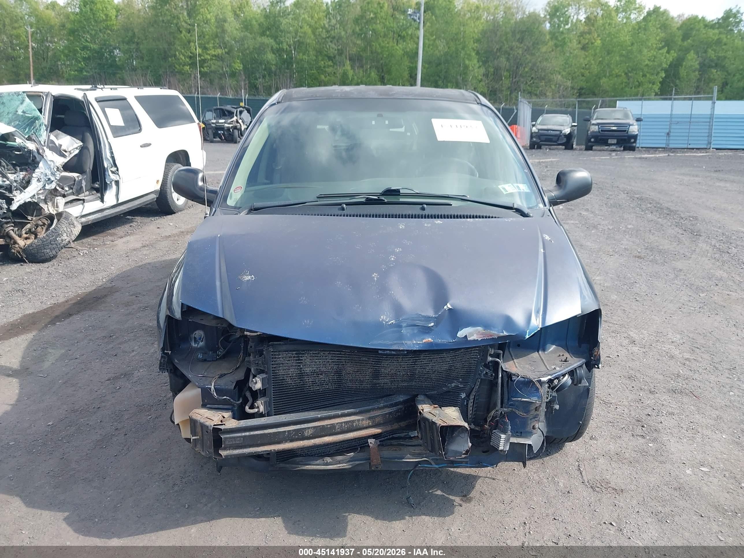 2005 Chrysler Town & Country   Blue vin: 1C4GP45RX5B343466