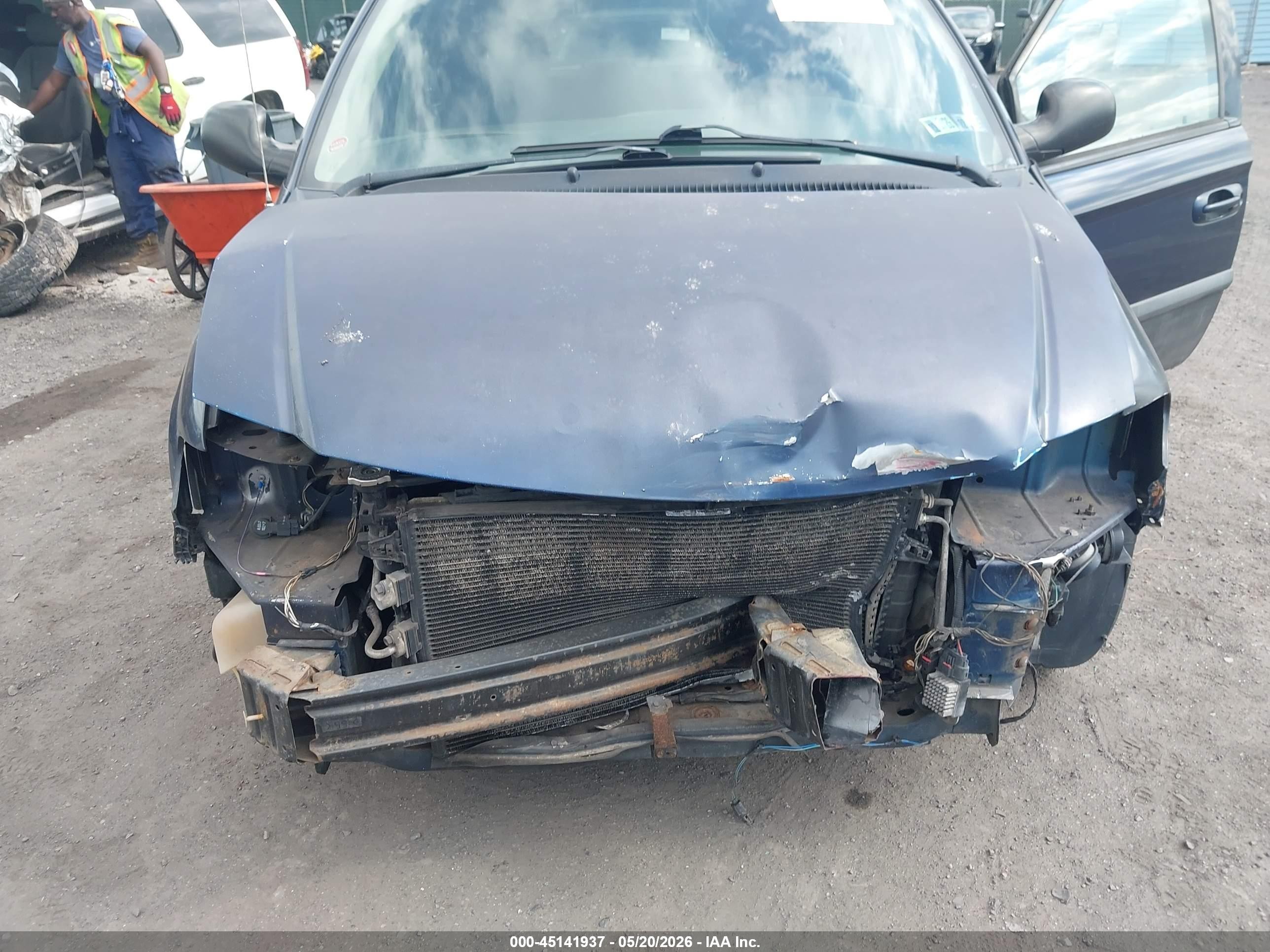 2005 Chrysler Town & Country   Blue vin: 1C4GP45RX5B343466