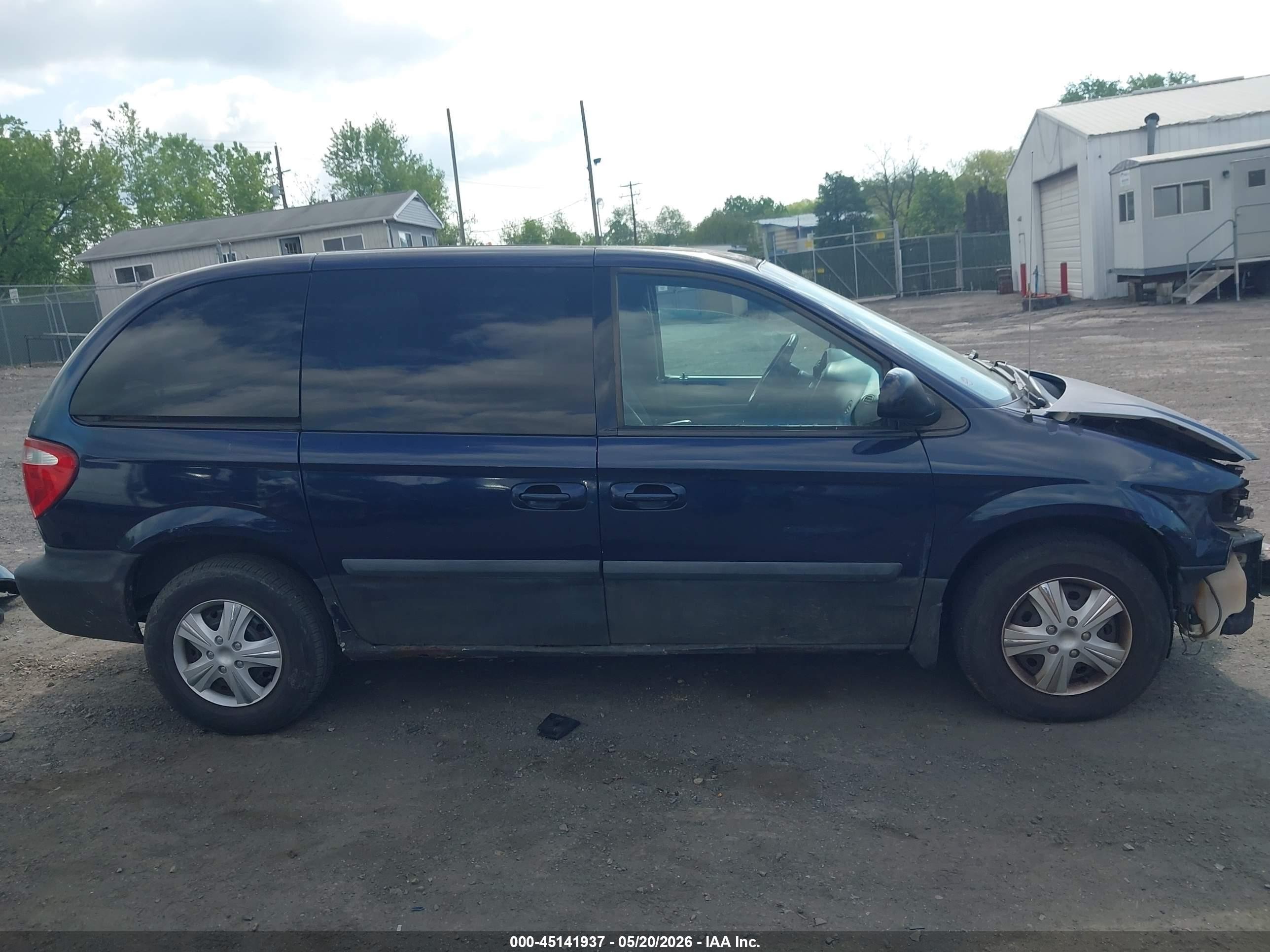2005 Chrysler Town & Country   Blue vin: 1C4GP45RX5B343466