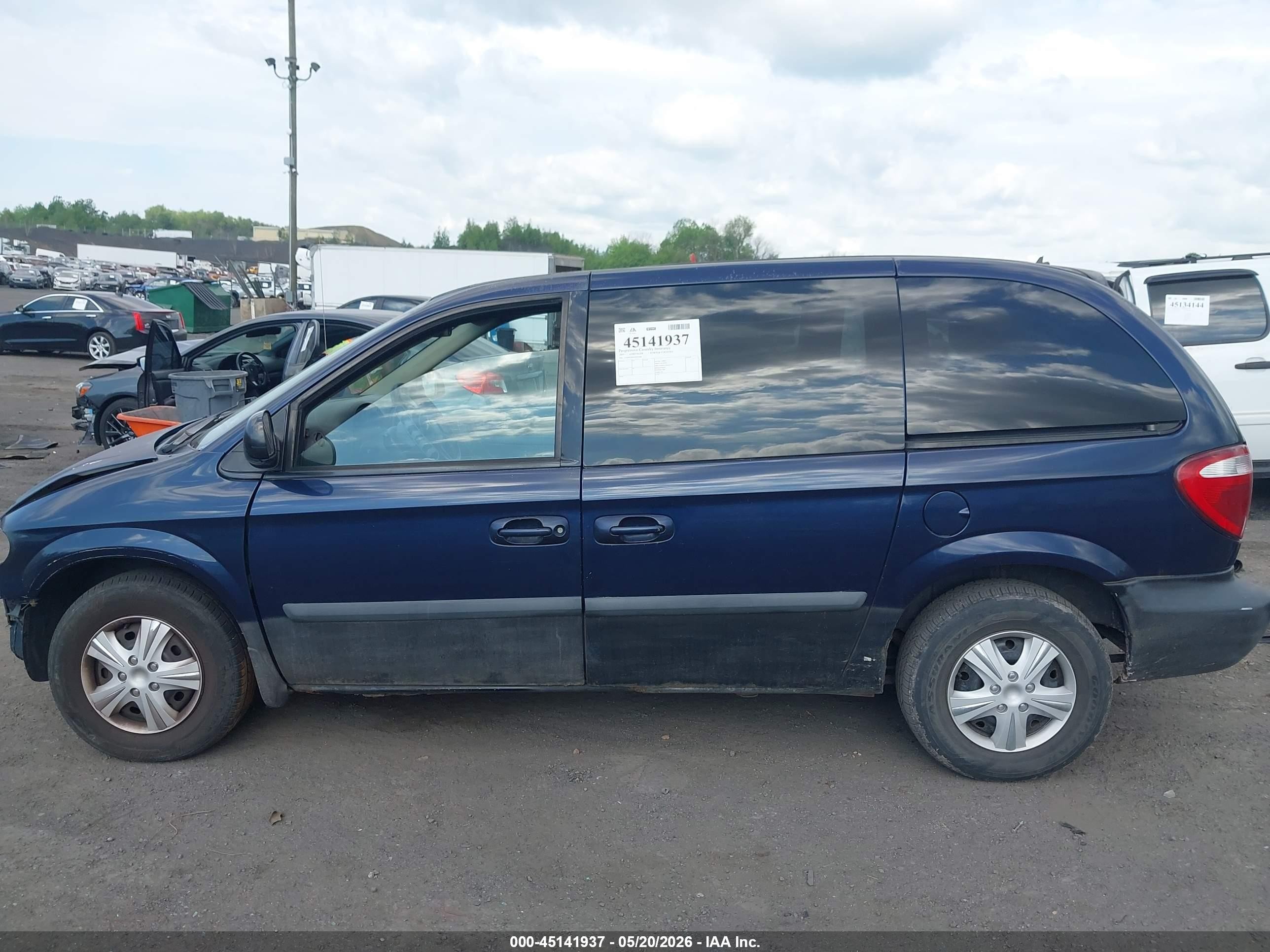 2005 Chrysler Town & Country   Blue vin: 1C4GP45RX5B343466