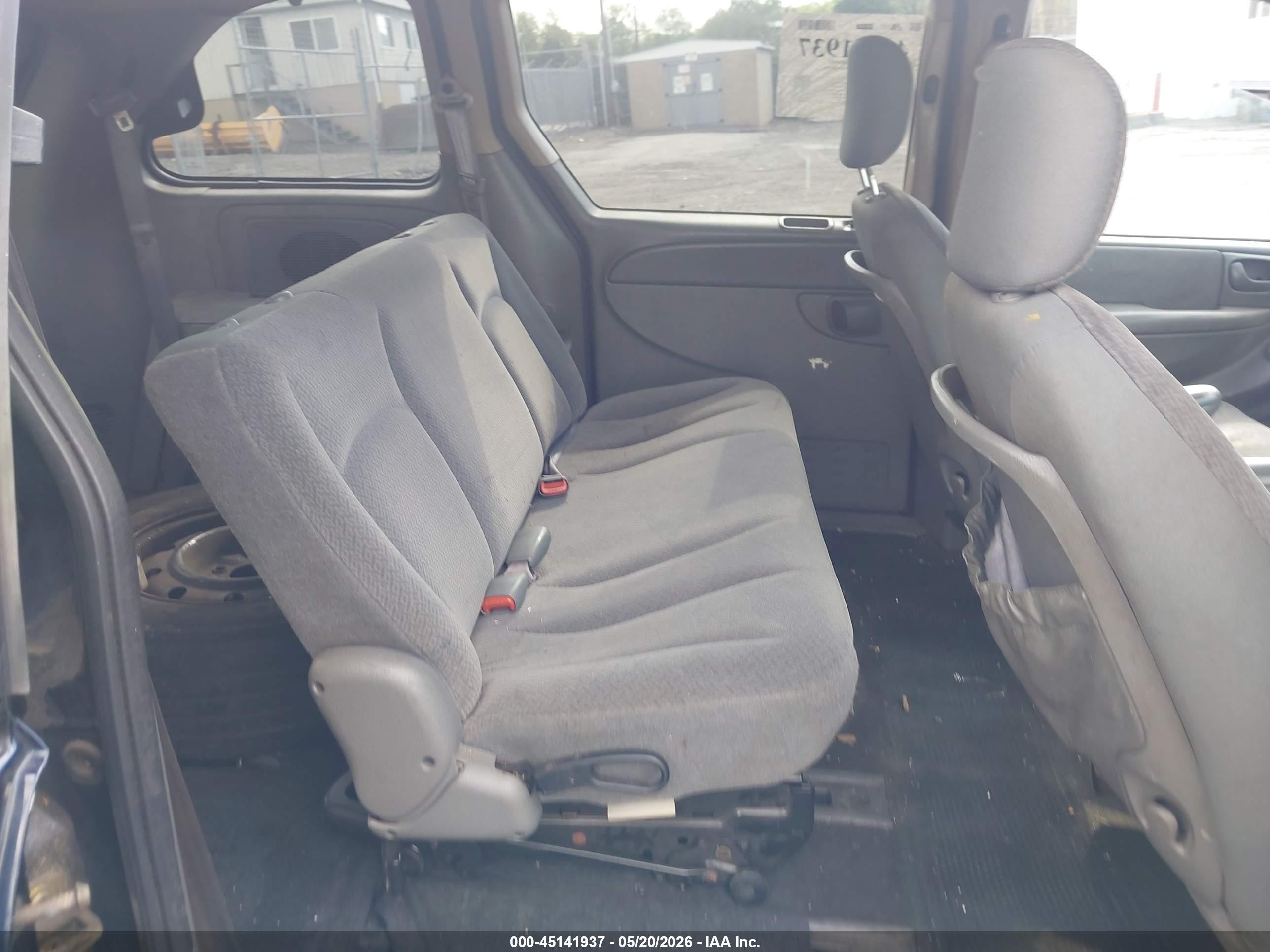 2005 Chrysler Town & Country   Blue vin: 1C4GP45RX5B343466