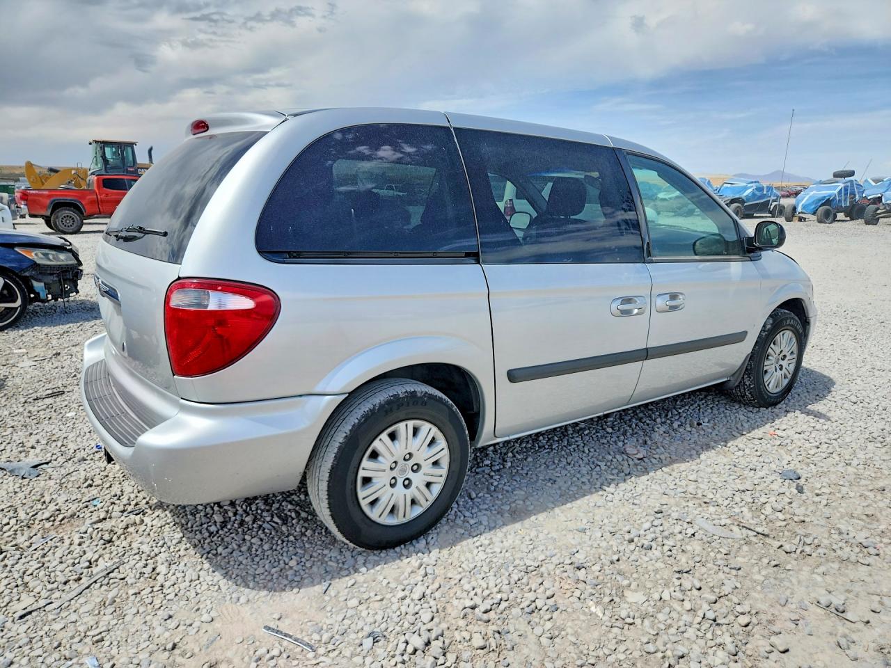 2005 Chrysler Town & Country Silver vin: 1C4GP45RX5B411510