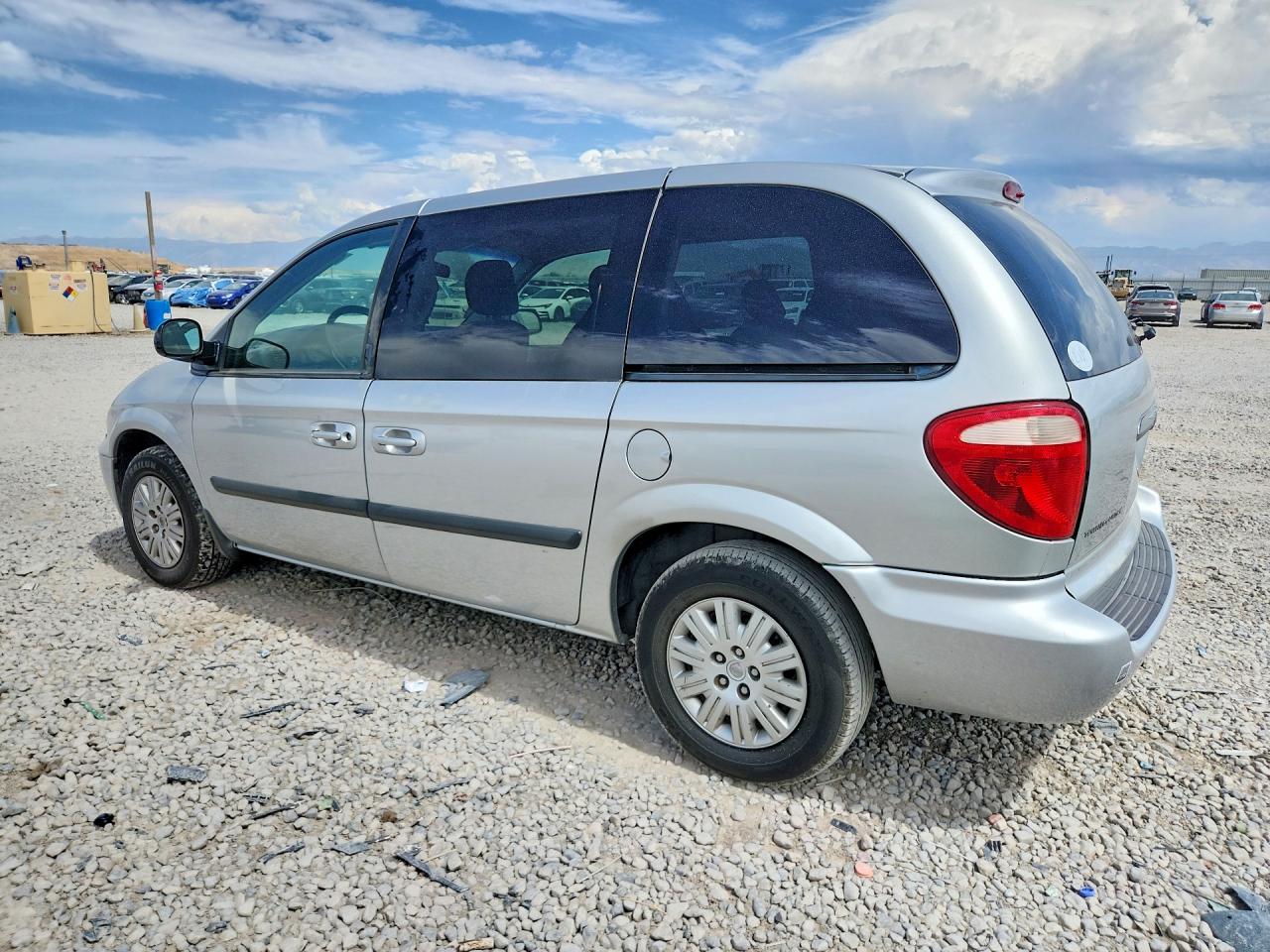 2005 Chrysler Town & Country Silver vin: 1C4GP45RX5B411510