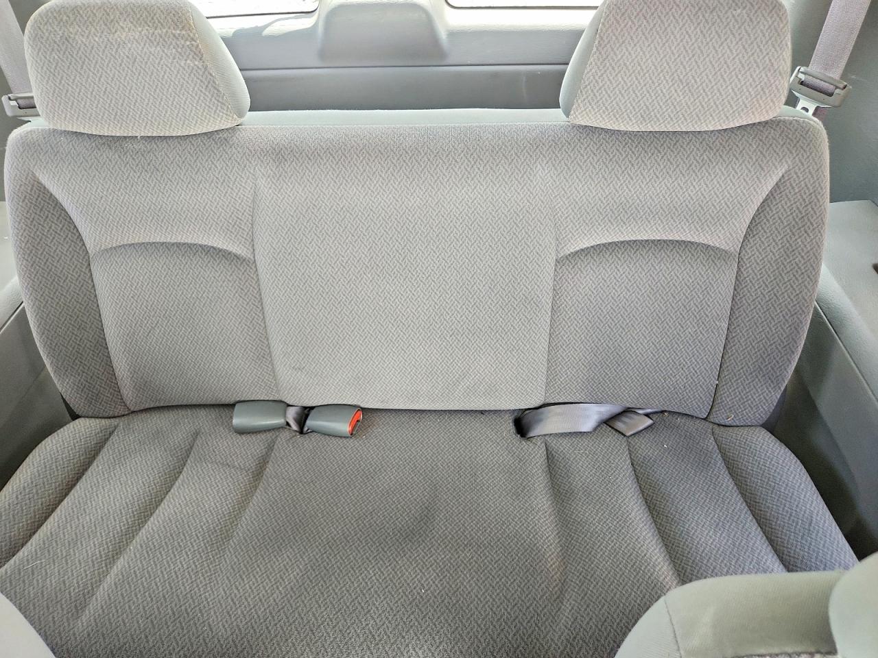 2005 Chrysler Town & Country Silver vin: 1C4GP45RX5B411510