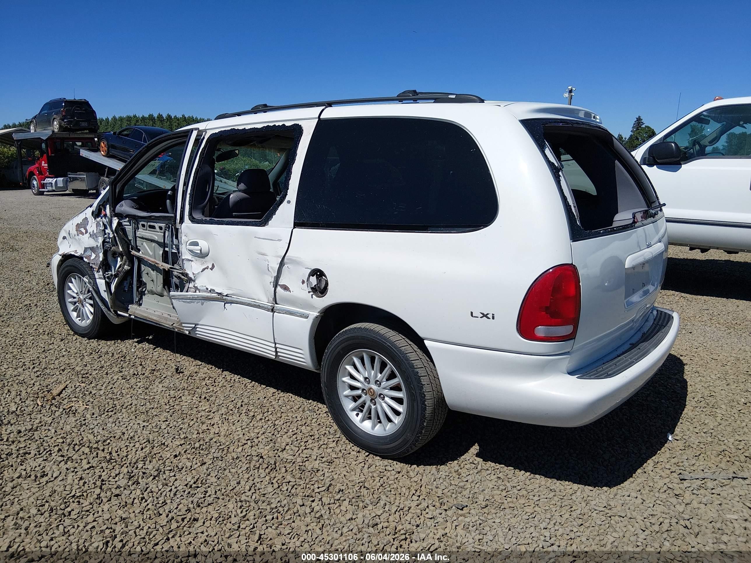 2000 Chrysler Town & Country Lxi White vin: 1C4GP54L4YB535697