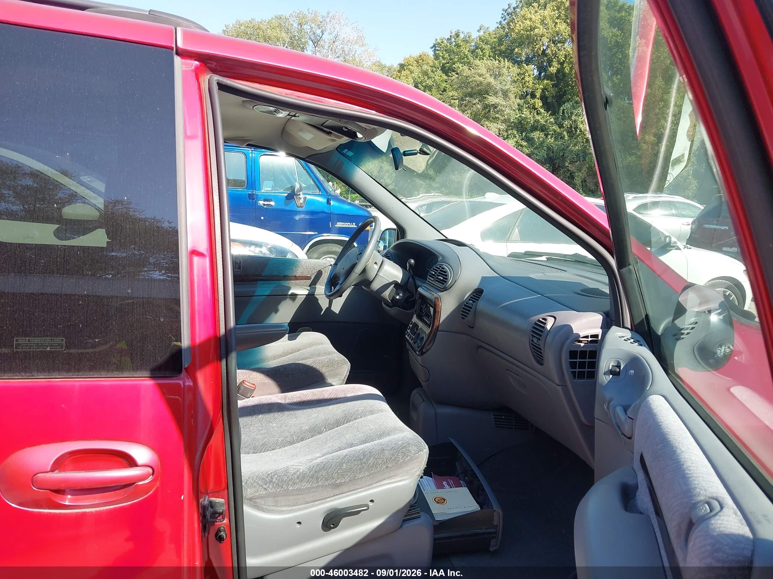 1998 Chrysler Town & Country Lx Red vin: 1C4GP54L6WB686716